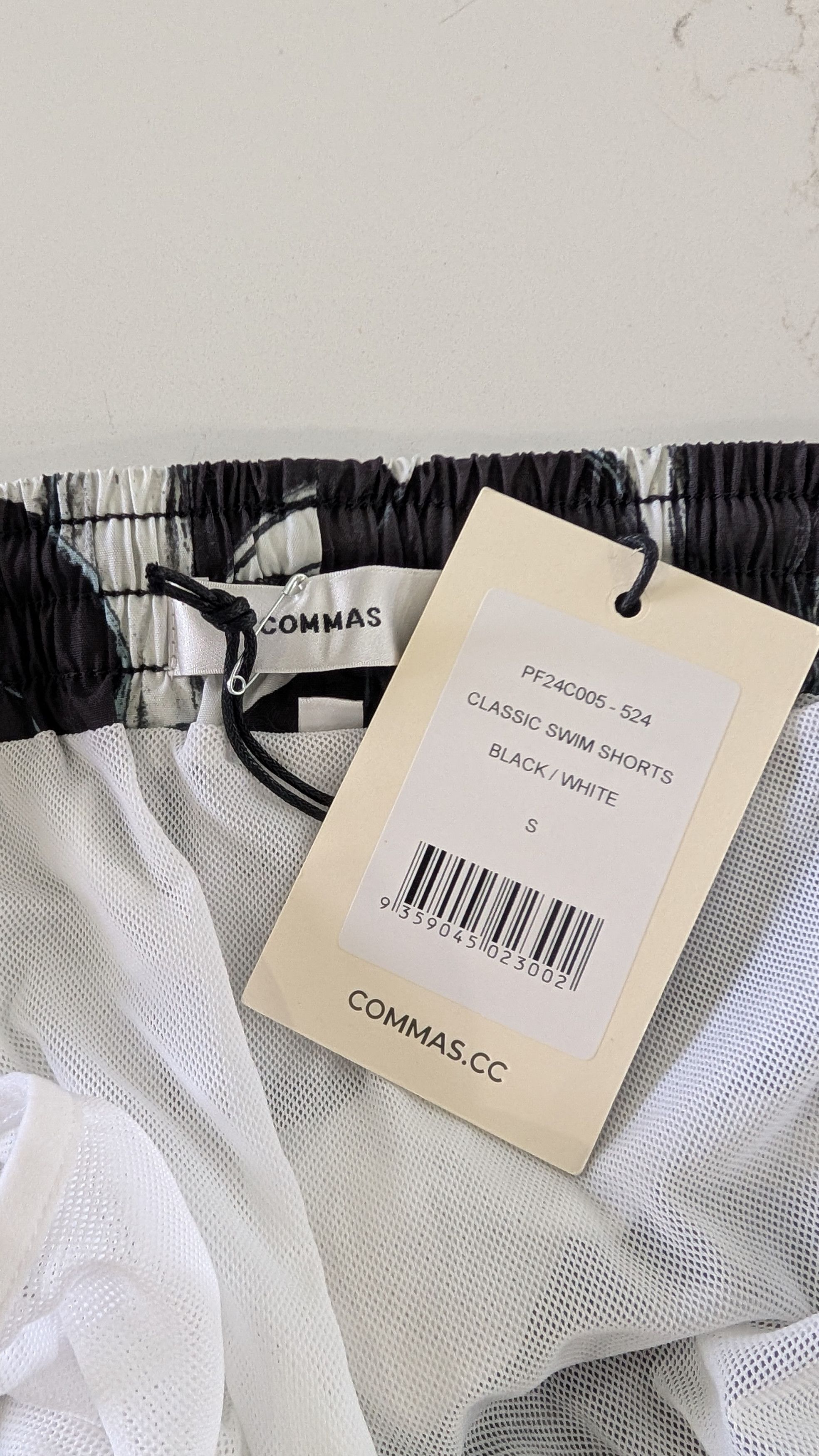 Other COMMAS Mens Classic Swim Shorts S Black White Abstract Print Size US 29 - 4 Thumbnail
