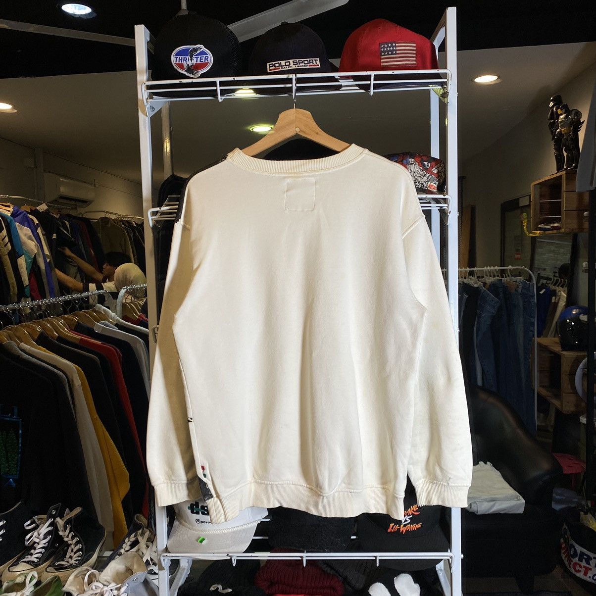 Moschino VINTAGE‼️Moschino Jeans “Ne Me Jeans Pas!” Sweatshirt Size US L / EU 52-54 / 3 - 2 Thumbnail