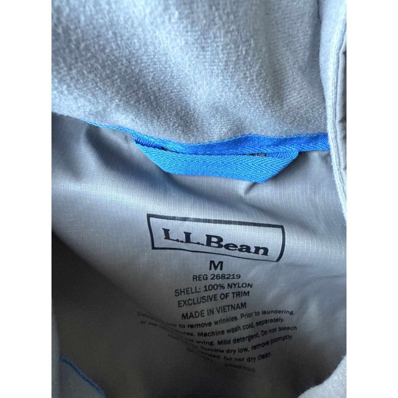 Vintage LL Bean Discovery Hooded Rain Wind Breaker Jacket M Gray Nylon Softshell Logo Windbreaker Men Regular XS? Size US M / EU 48-50 / 2 - 2 Thumbnail