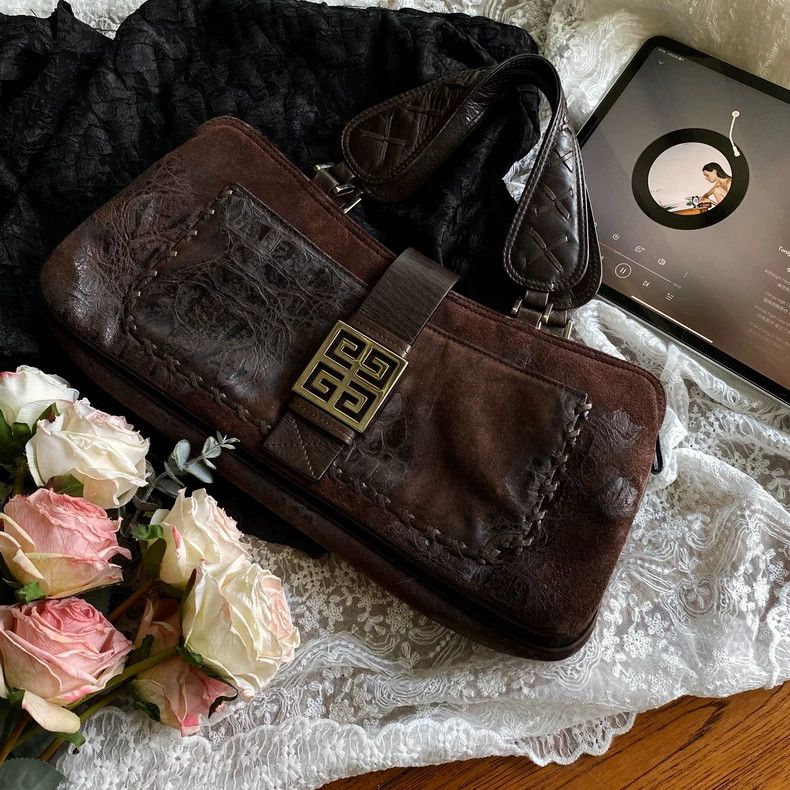 Givenchy Givenchy Rare crocodile embossed suede embossed baguette b Size ONE SIZE - 1 Thumbnail