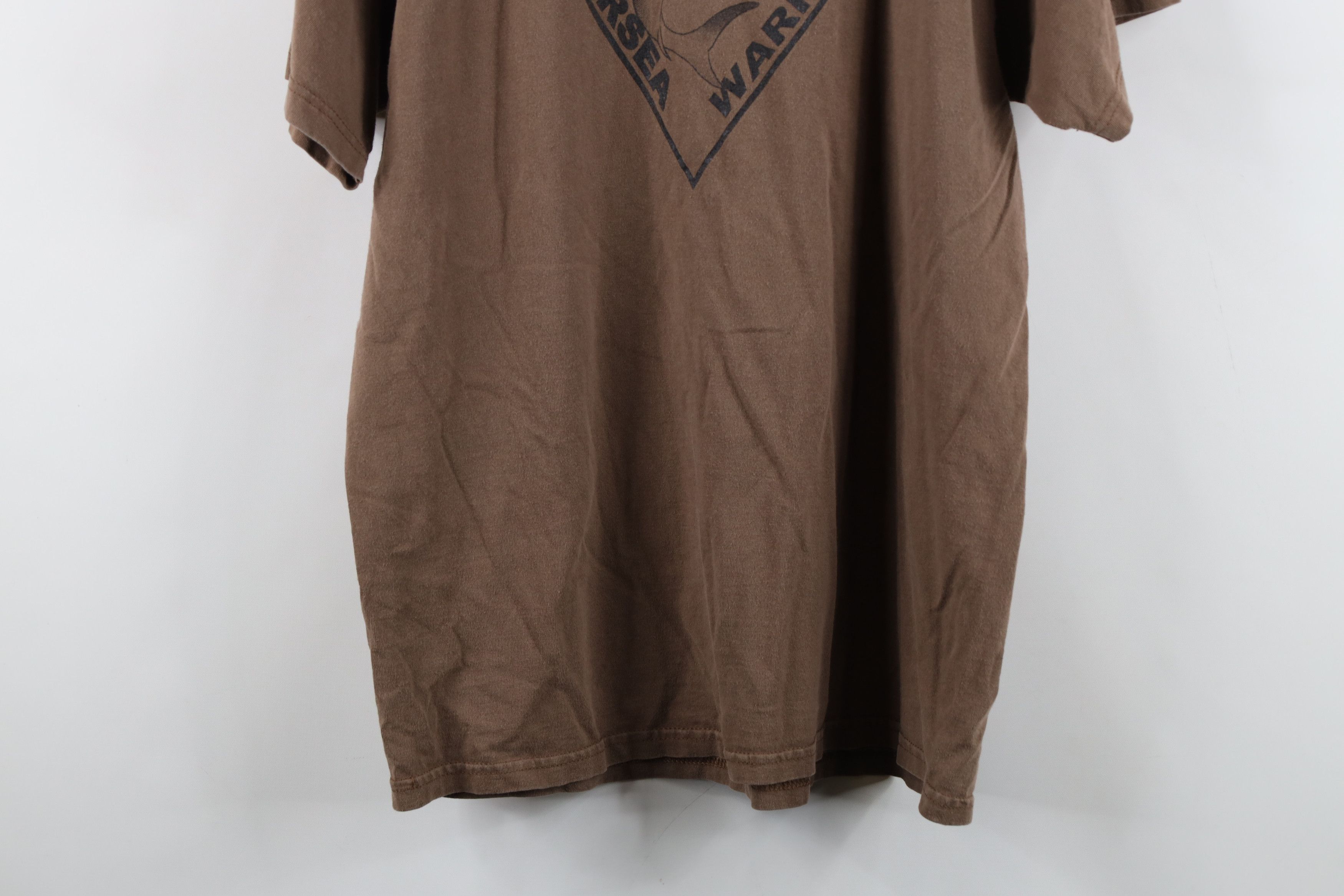 Vintage Vintage 90s Undersea Warfare Shark US Navy Military T-Shirt Size US L / EU 52-54 / 3 - 16 Thumbnail