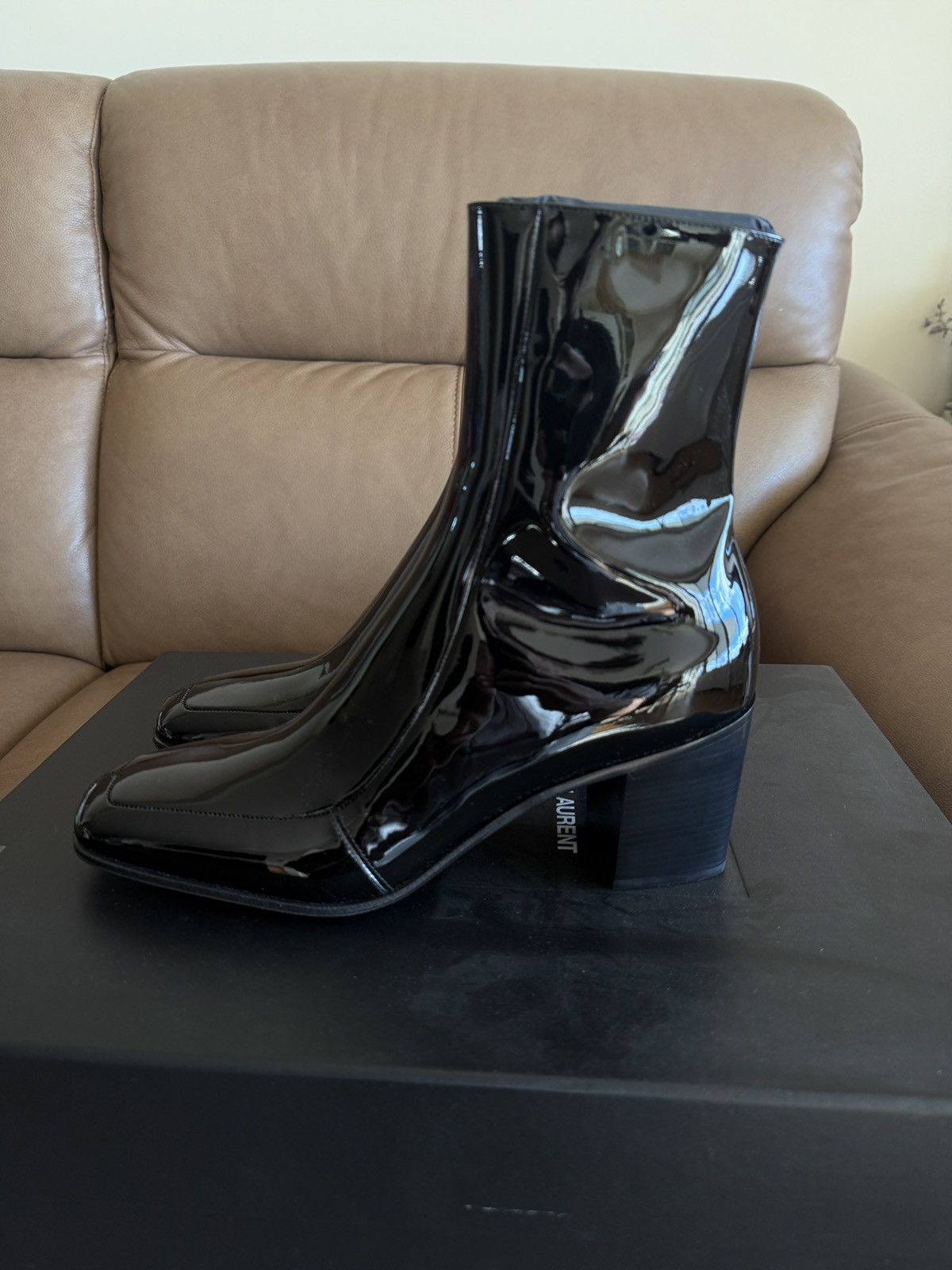 Saint Laurent Paris Saint Laurent Beau 75 Zipped Boots Patent Leather Size US 10.5 / EU 43-44 - 3 Thumbnail