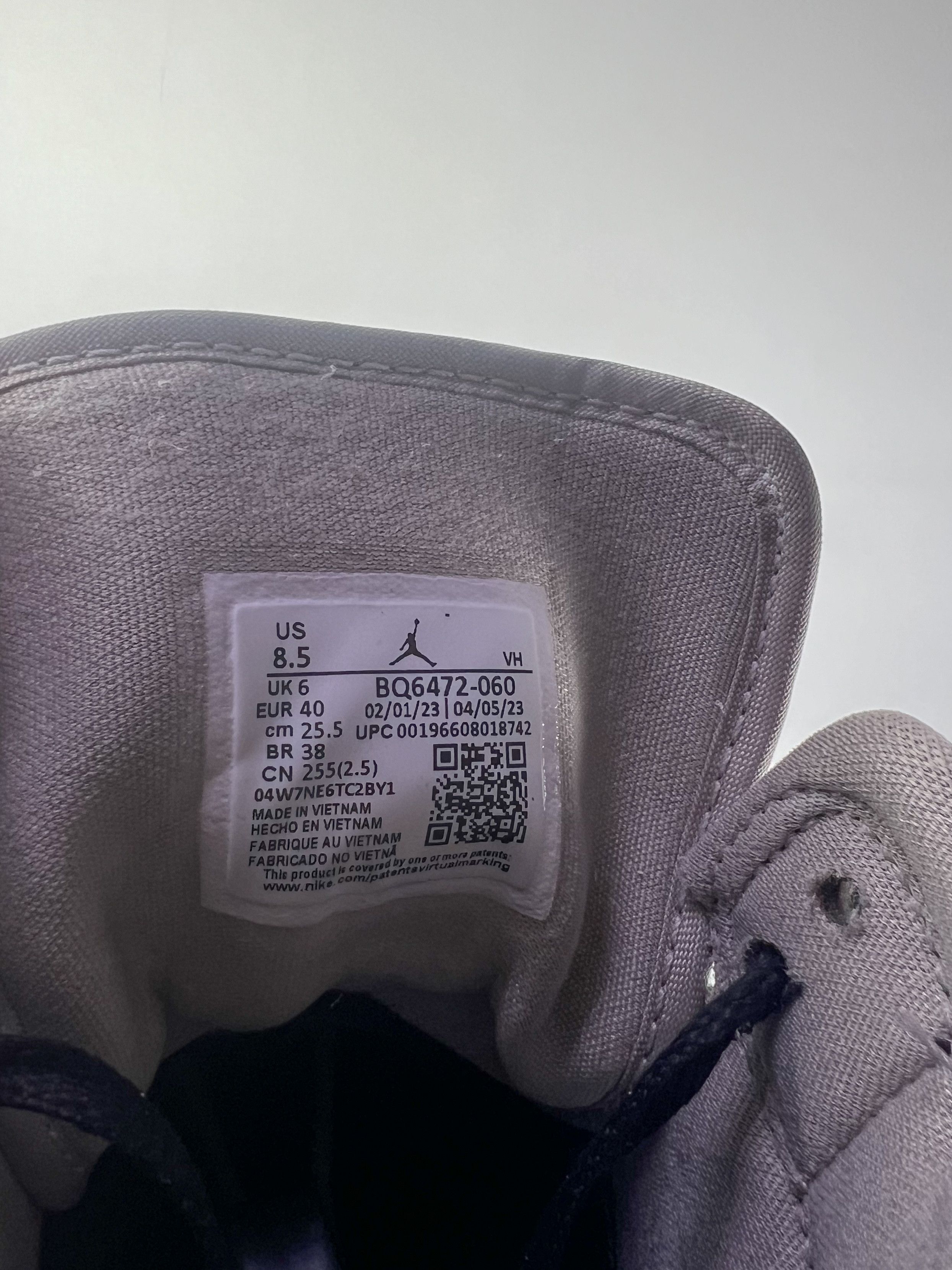 Jordan Brand × Nike Air Jordan Air 1 Mid Shoes White/Black Size US 7 / EU 40 - 10 Thumbnail