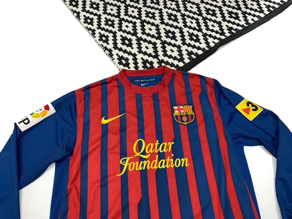 Nike Nike Soccer Jersey Barcelona 2011/12 T-Shirt Fabregas 4 Size US M / EU 48-50 / 2 - 3 Thumbnail
