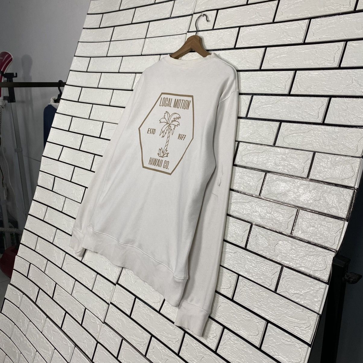Vintage 📌Vintage Sweatshirt Local Motion Hawaii Big Logo Size US L / EU 52-54 / 3 - 11 Thumbnail