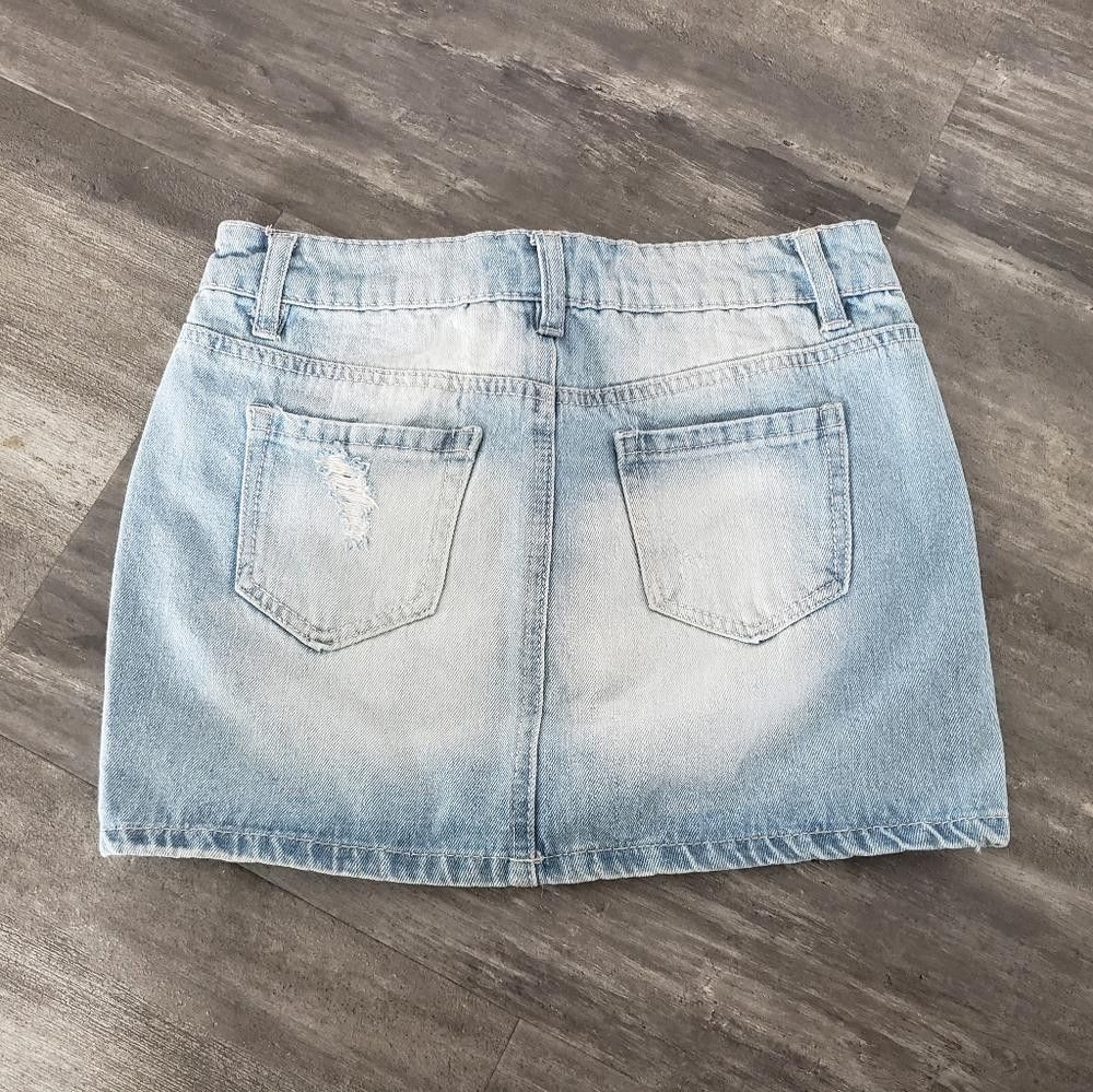 Designer Light Denim Distressed BS Jean Mini Size 30" / US 8 / IT 44 - 2 Thumbnail