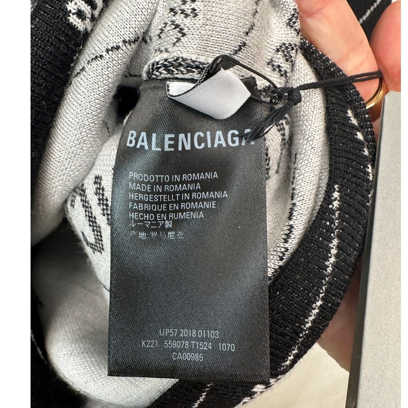 Balenciaga NWT Balenciaga Logo Intarsia Wool-Blend Sweater Black Men's Size US XL / EU 56 / 4 - 8 Thumbnail
