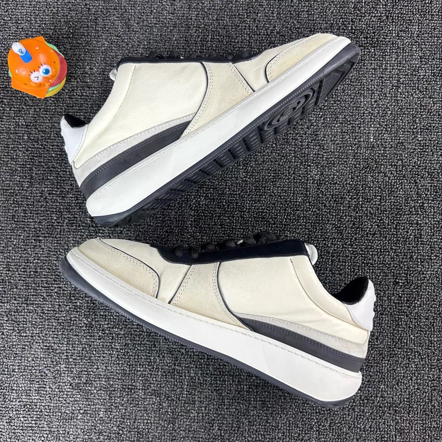 Chanel Chanel Women's Black & White Colorblock Sneakers Size US 7 / IT 37 - 3 Thumbnail