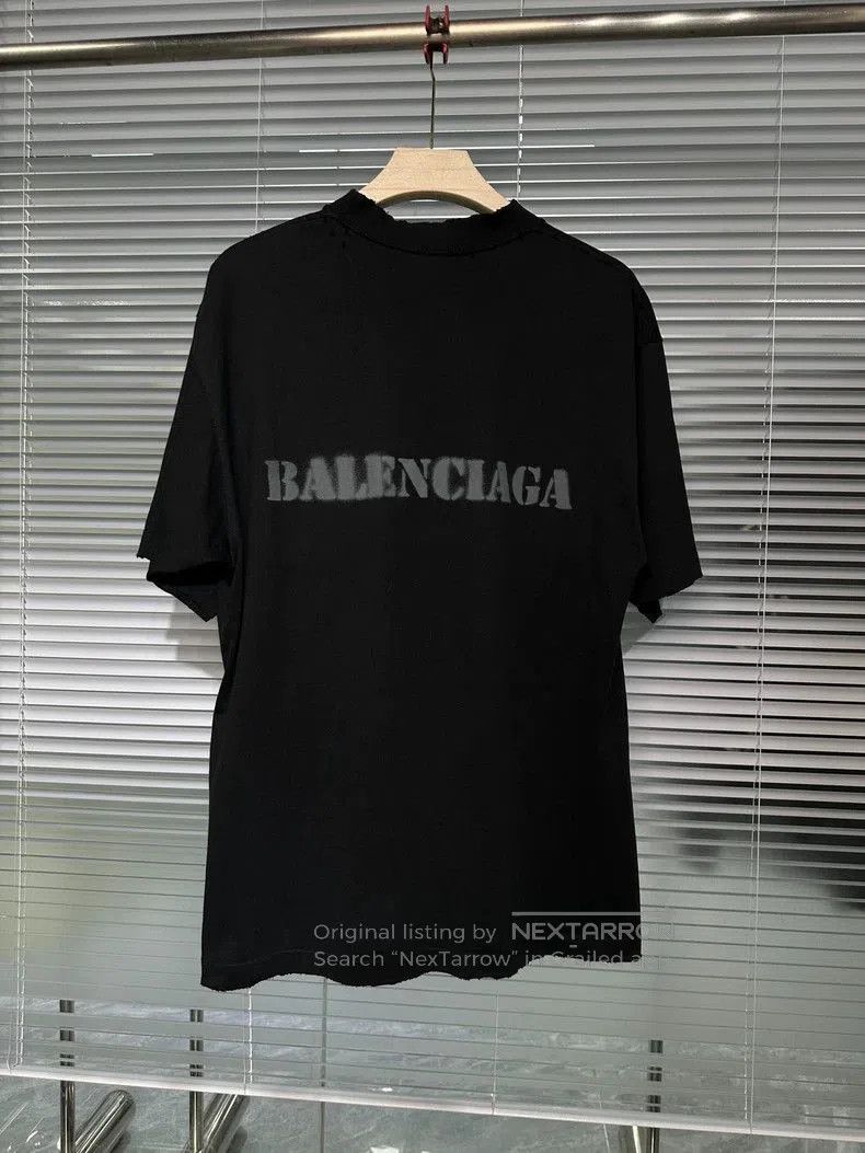 Balenciaga Balenciaga SS24 Blurred Logo Short Sleeve T-Shirt. Size US XS / EU 42 / 0 - 5 Thumbnail
