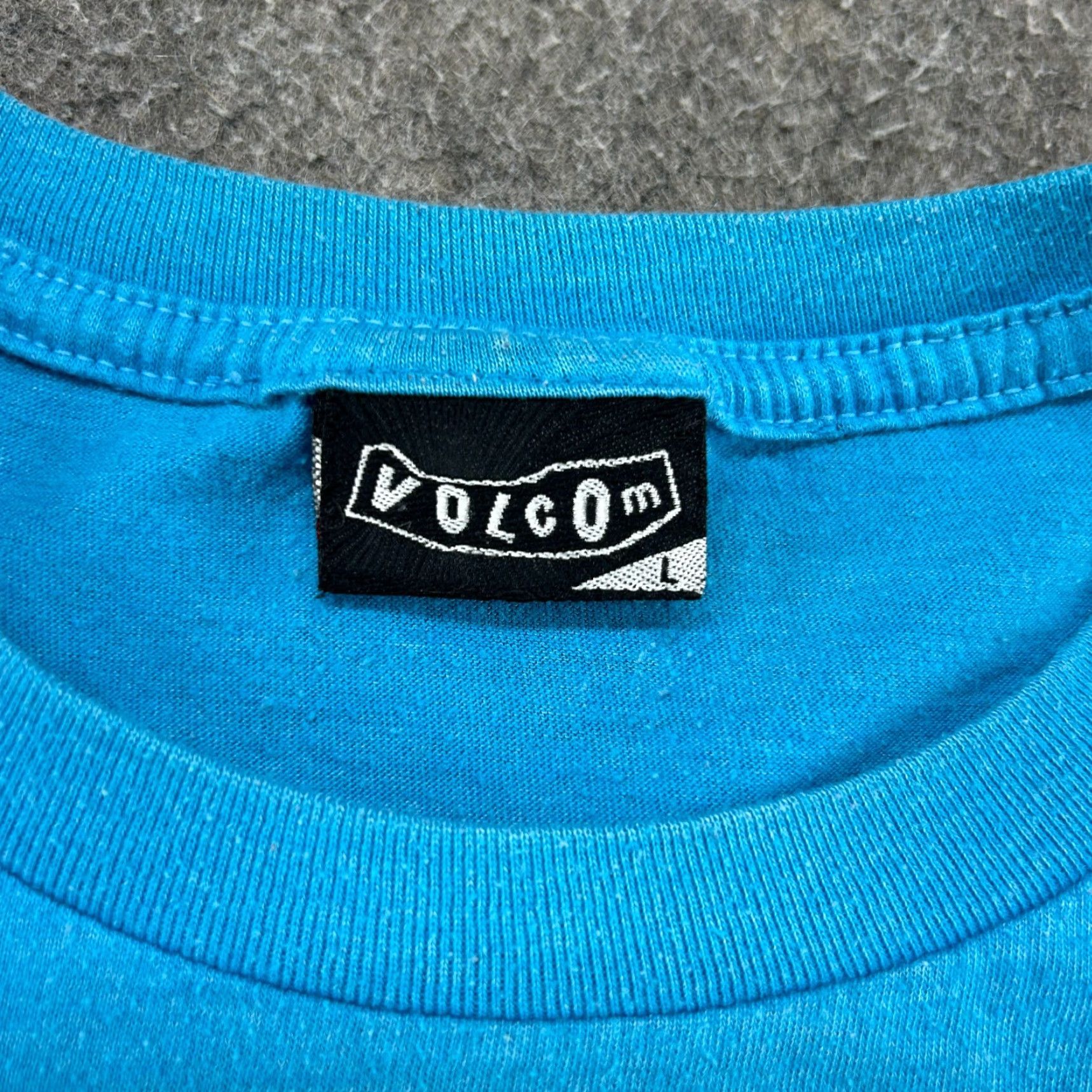 Volcom VINTAGE Volcom Shirt Mens L Blue Graphic Diamond Stone Surf Skater Cotton Y2K Size US L / EU 52-54 / 3 - 7 Thumbnail