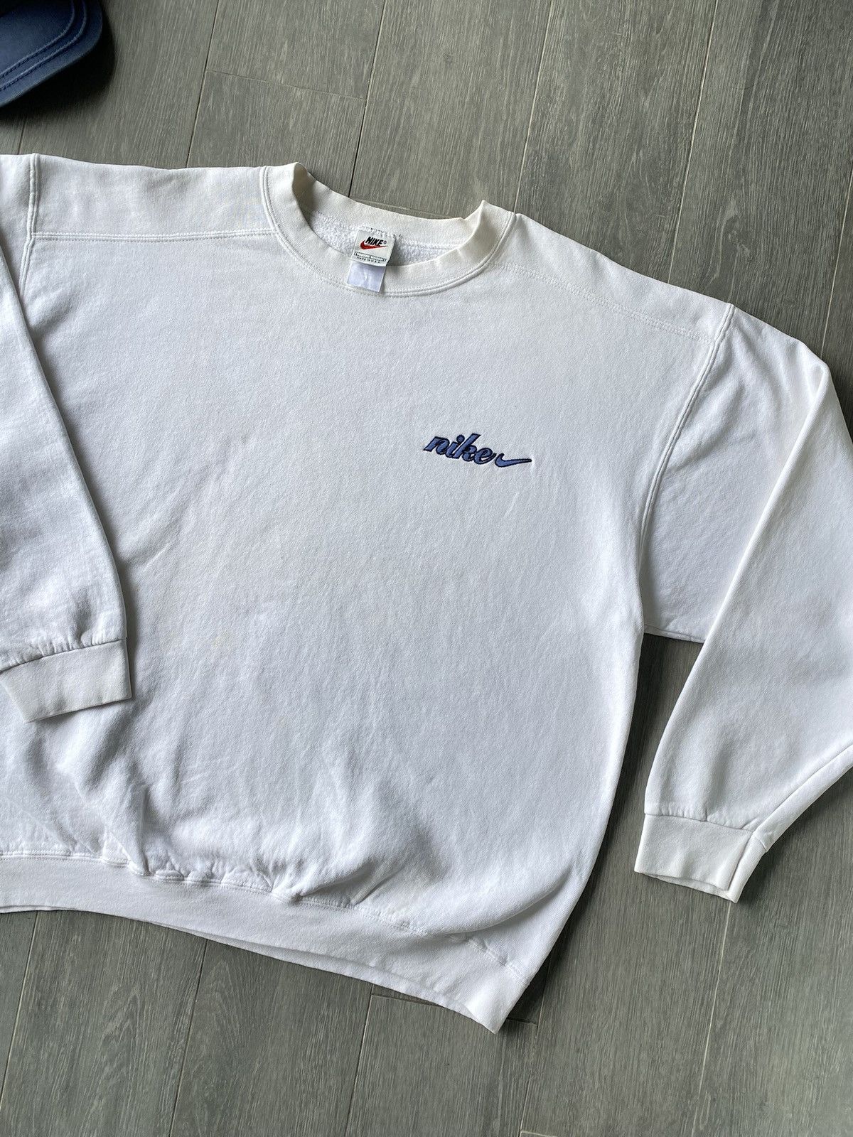 Nike × Vintage Vintage 90’s Nike Spell Out Embroidered Crewneck Sweatshirt Size US L / EU 52-54 / 3 - 2 Thumbnail