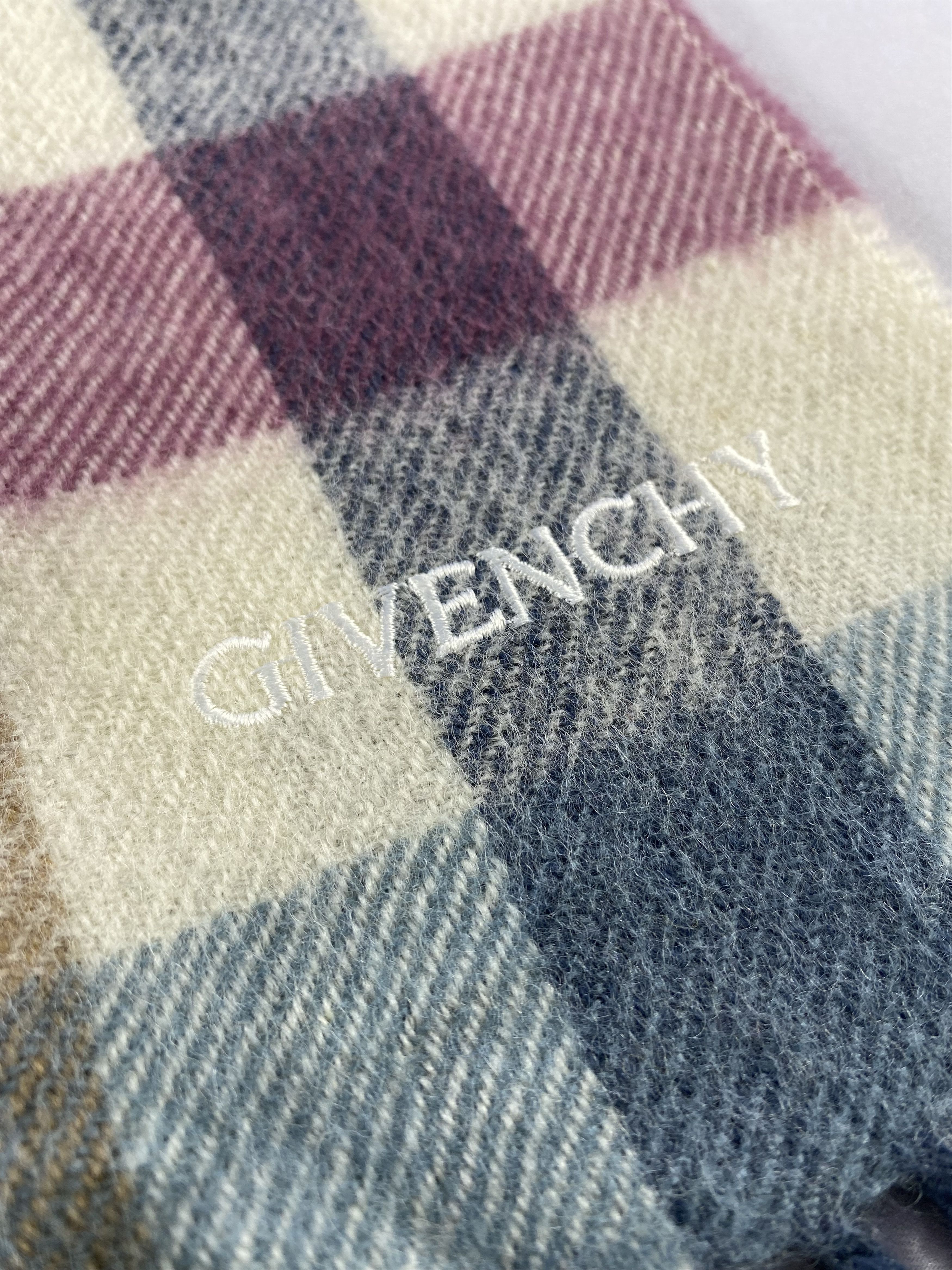 Vintage Givenchy Scarf / Muffler / Neckwear - WW171 Size ONE SIZE - 2 Thumbnail