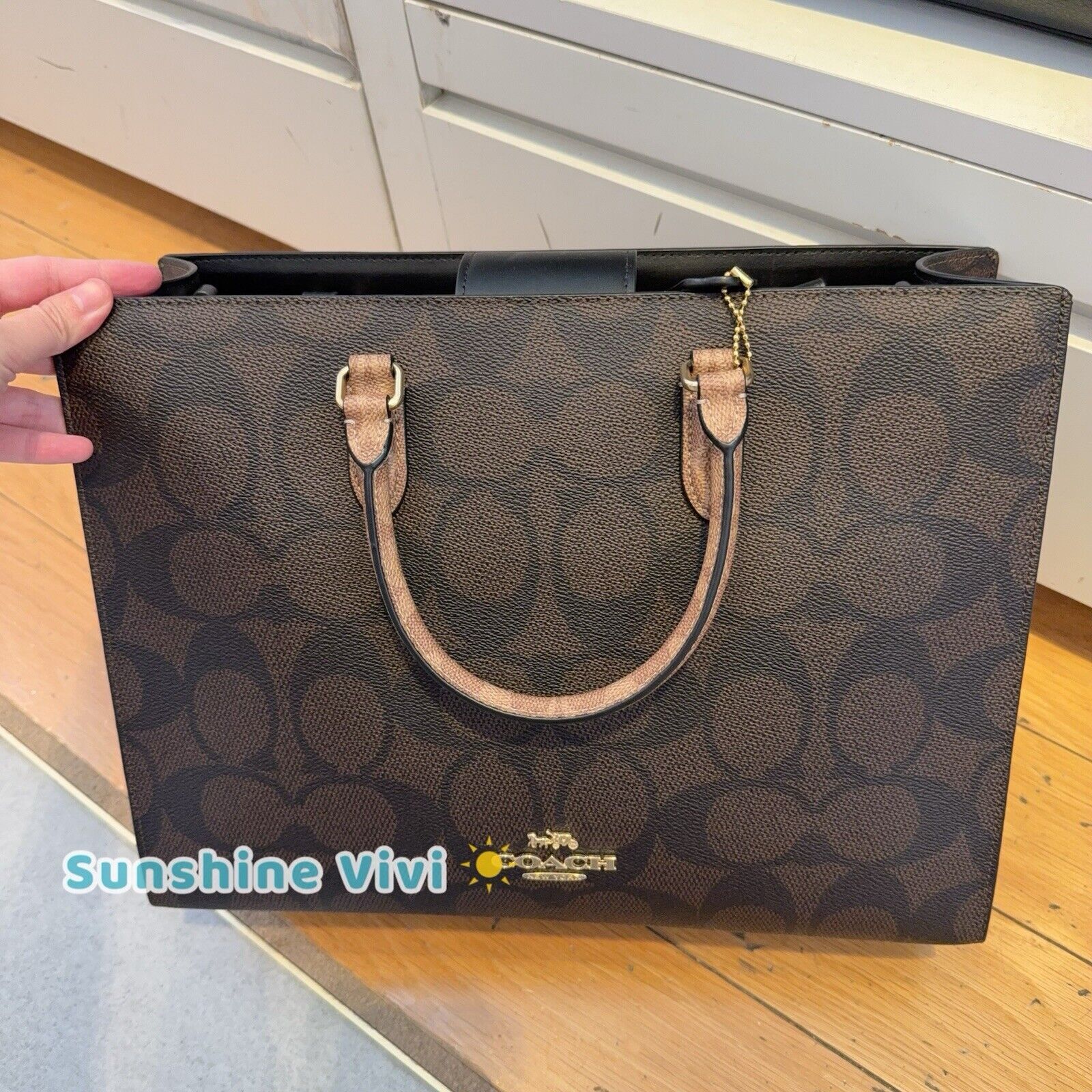 Coach NWT Coach Maggie Tote Bag In Blocked Signature Canvas CY677 Size ONE SIZE - 1 Thumbnail