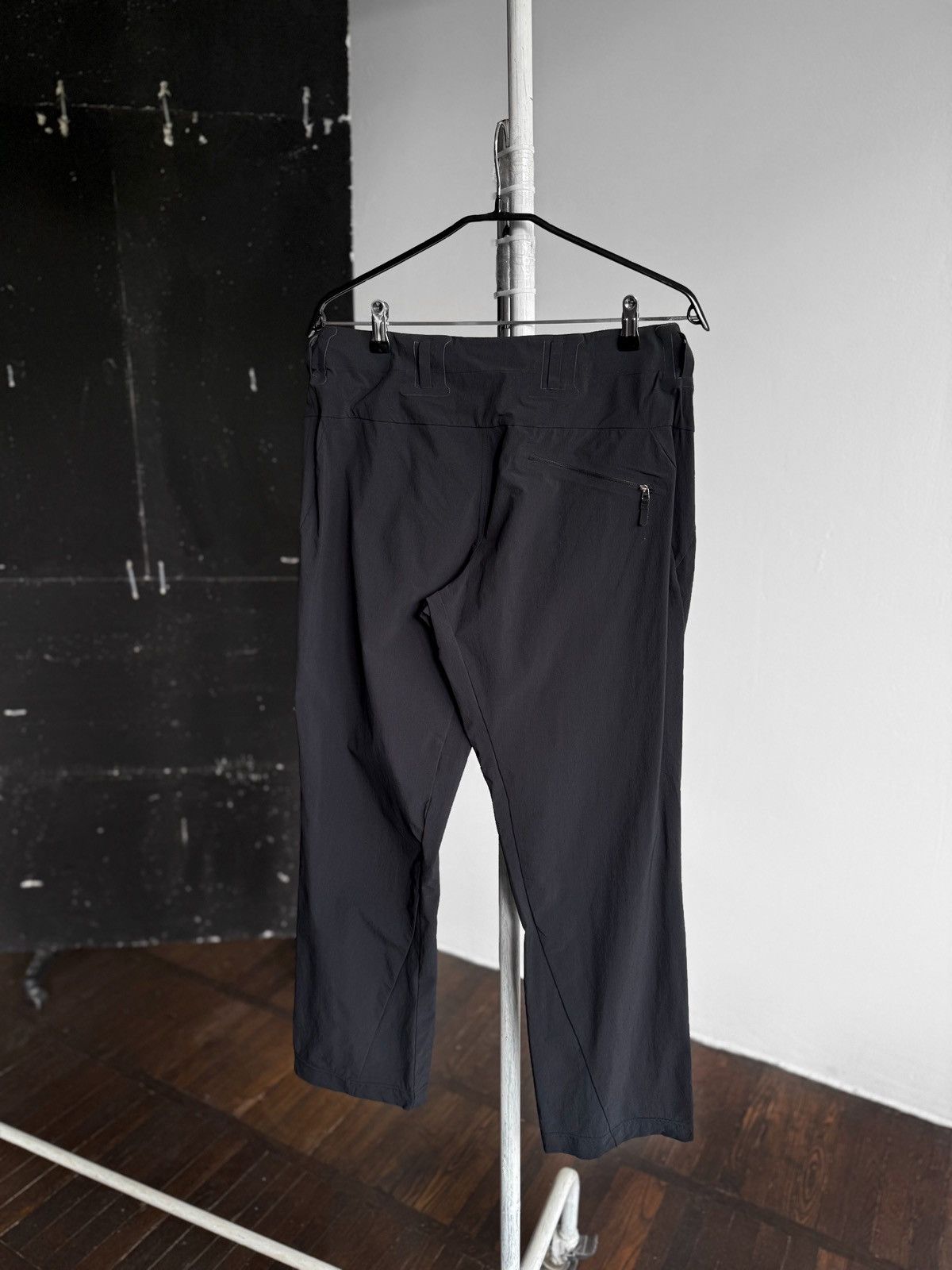 Mountain Hardwear Mountain Hardwear Womens Nylon Trekking Outdoor Trail Pants Size 34" / US 12 / IT 48 - 2 Thumbnail
