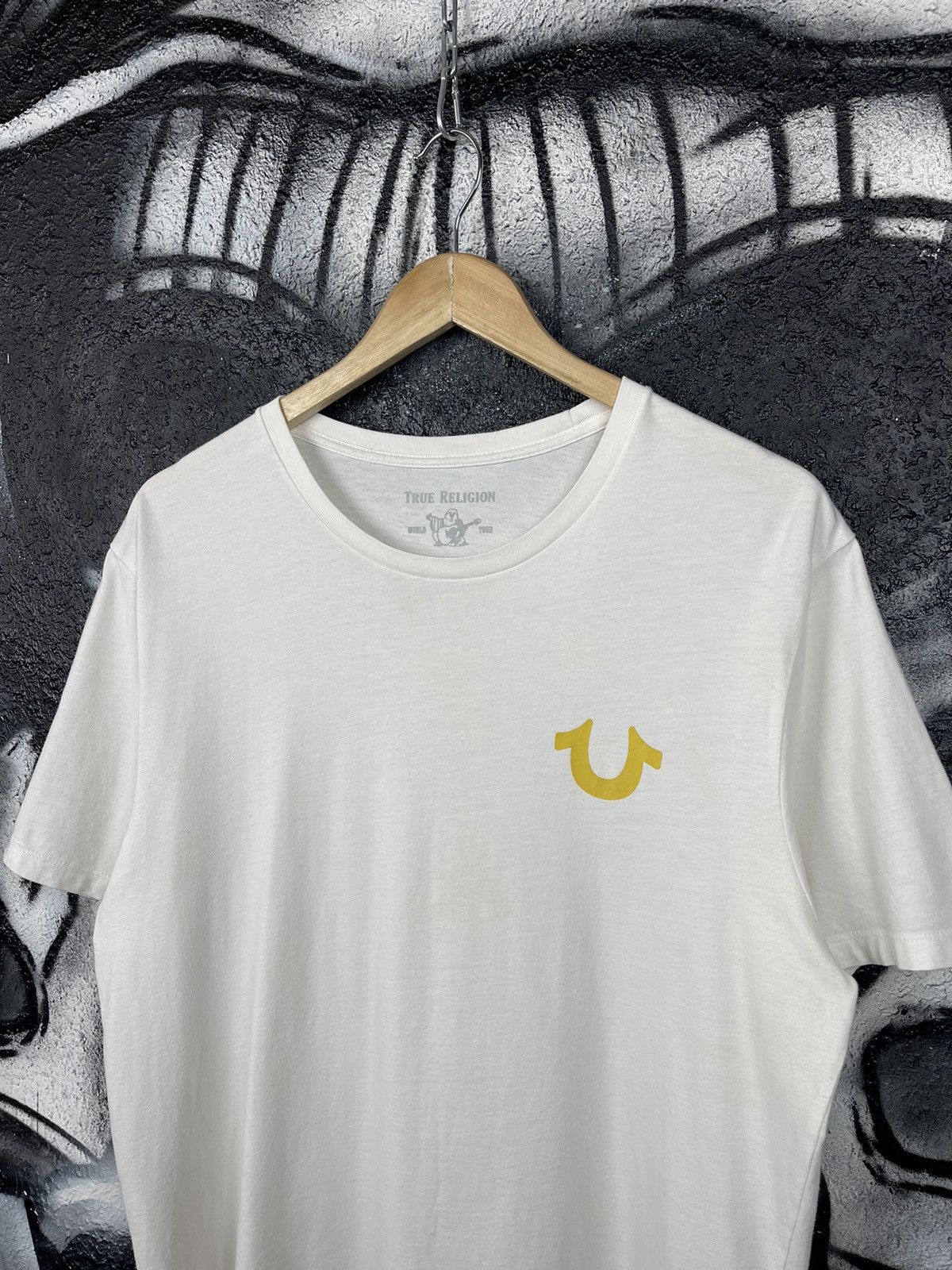 True Religion True Religion Y2K Back Logo White T-Shirt Mens Size Large Size US L / EU 52-54 / 3 - 6 Thumbnail