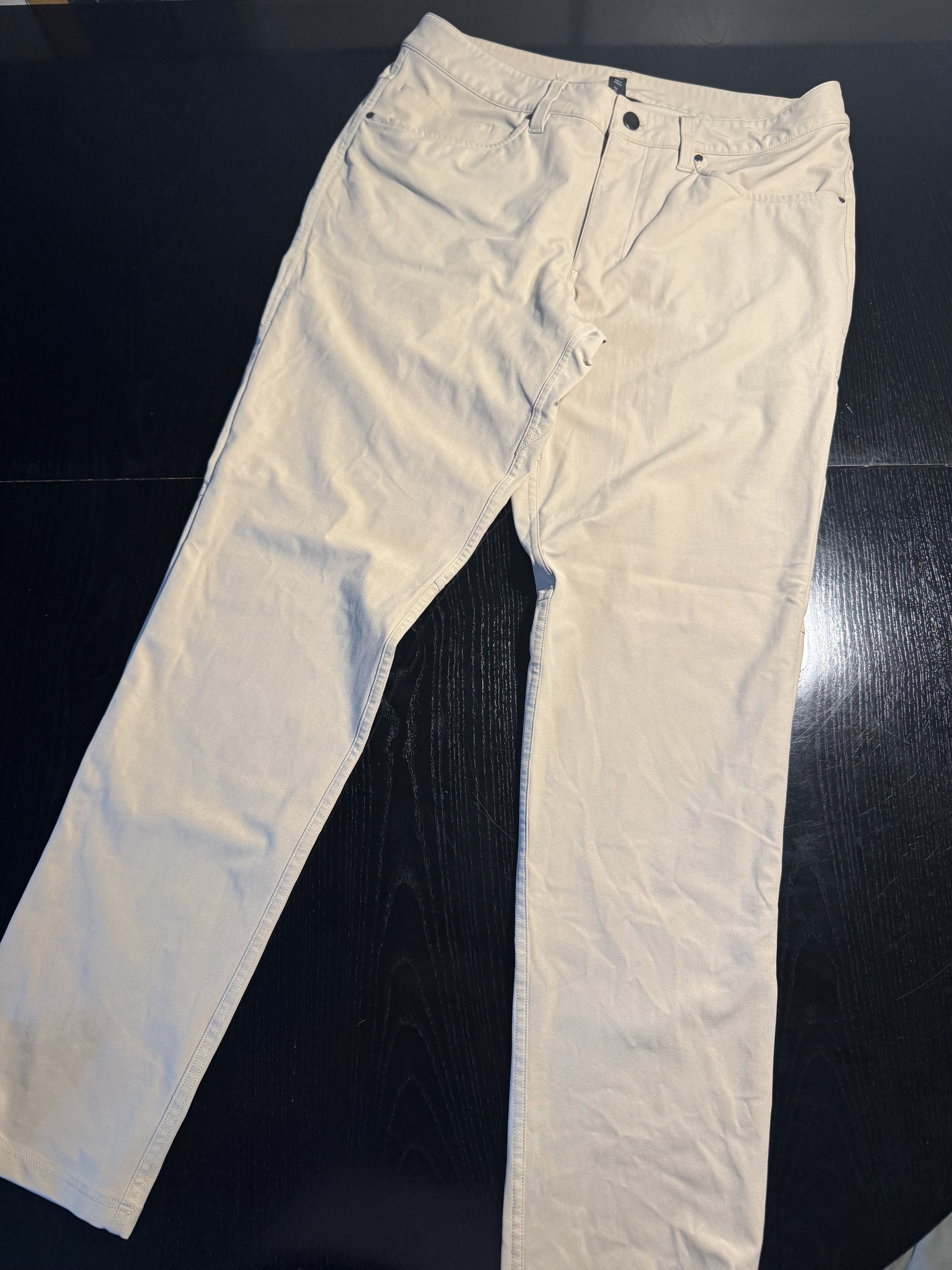 Lululemon Lululemon Khaki Size US 32 / EU 48 - 1 Thumbnail