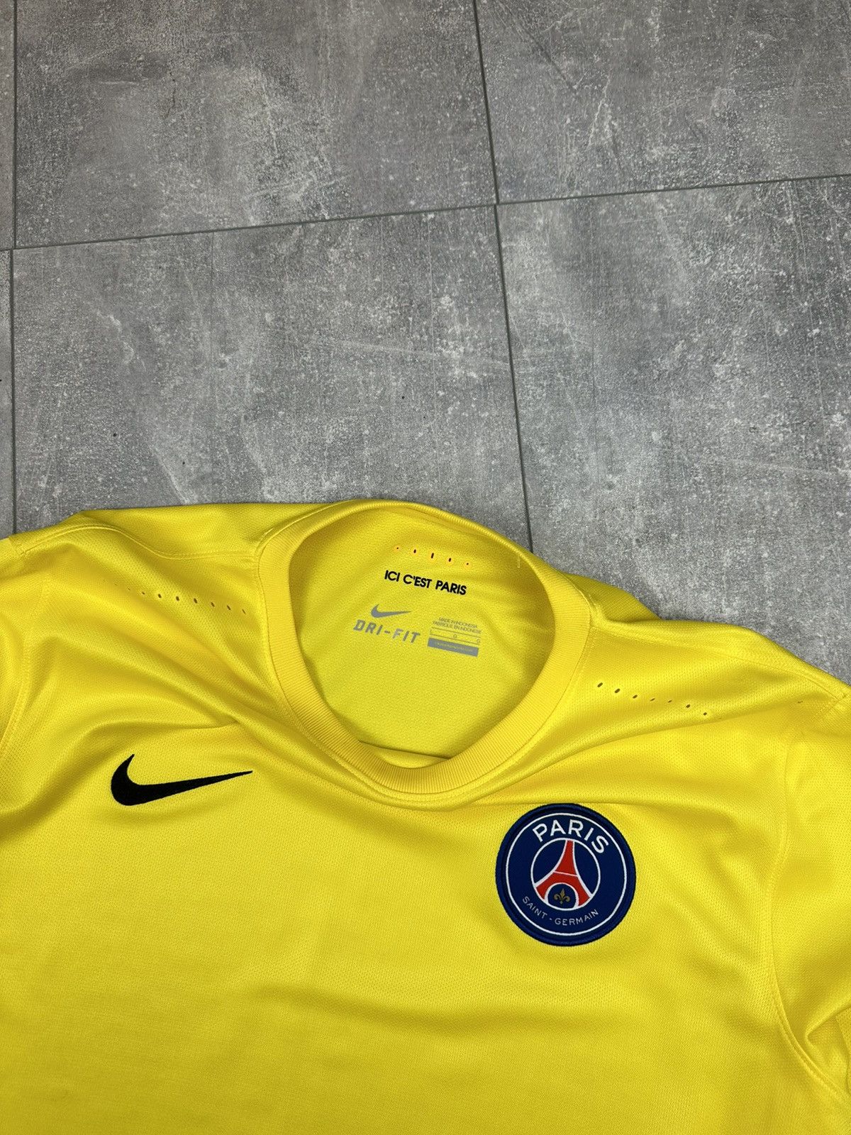 Vintage Nike Psg Paris Saint-Germain Player Issue Away Long Sleeve Size US L / EU 52-54 / 3 - 11 Thumbnail
