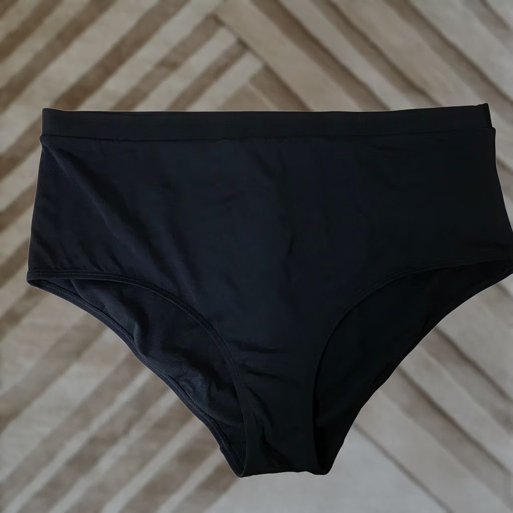 Boden Boden Black High Waisted Bikini Bottoms Full Coverage Swim S0165 US 16-18 UK 20 - Minimalist Size 32" / US 10 / IT 46 - 1 Thumbnail