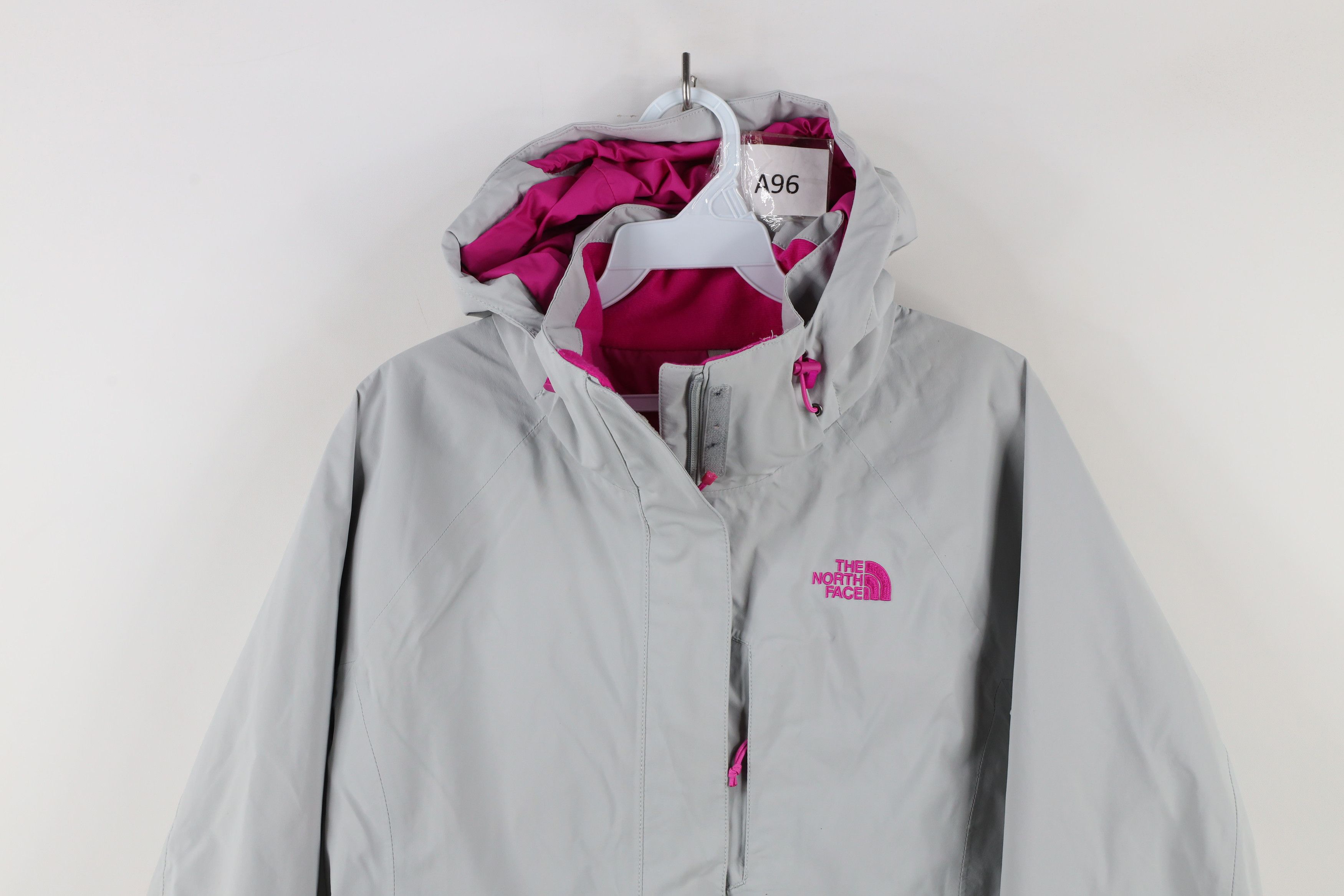 The North Face × Vintage The North Face Waterproof DryVent Hooded Rain Jacket Size M / US 6-8 / IT 42-44 - 2 Thumbnail