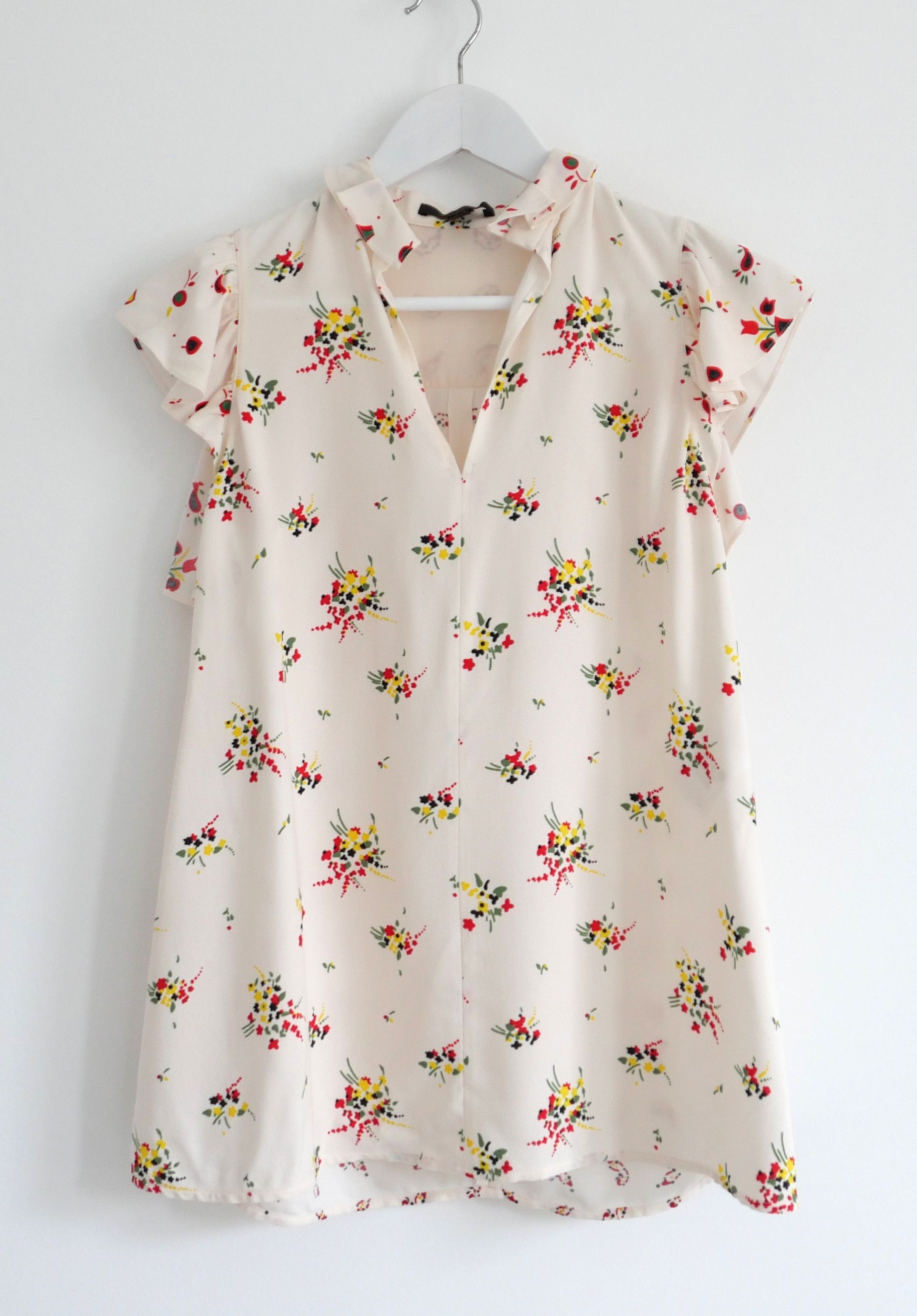 Louis Vuitton Louis Vuitton Resort 2017 Floral Ruffle Neck Blouse Size XS / US 0-2 / IT 36-38 - 1 Thumbnail