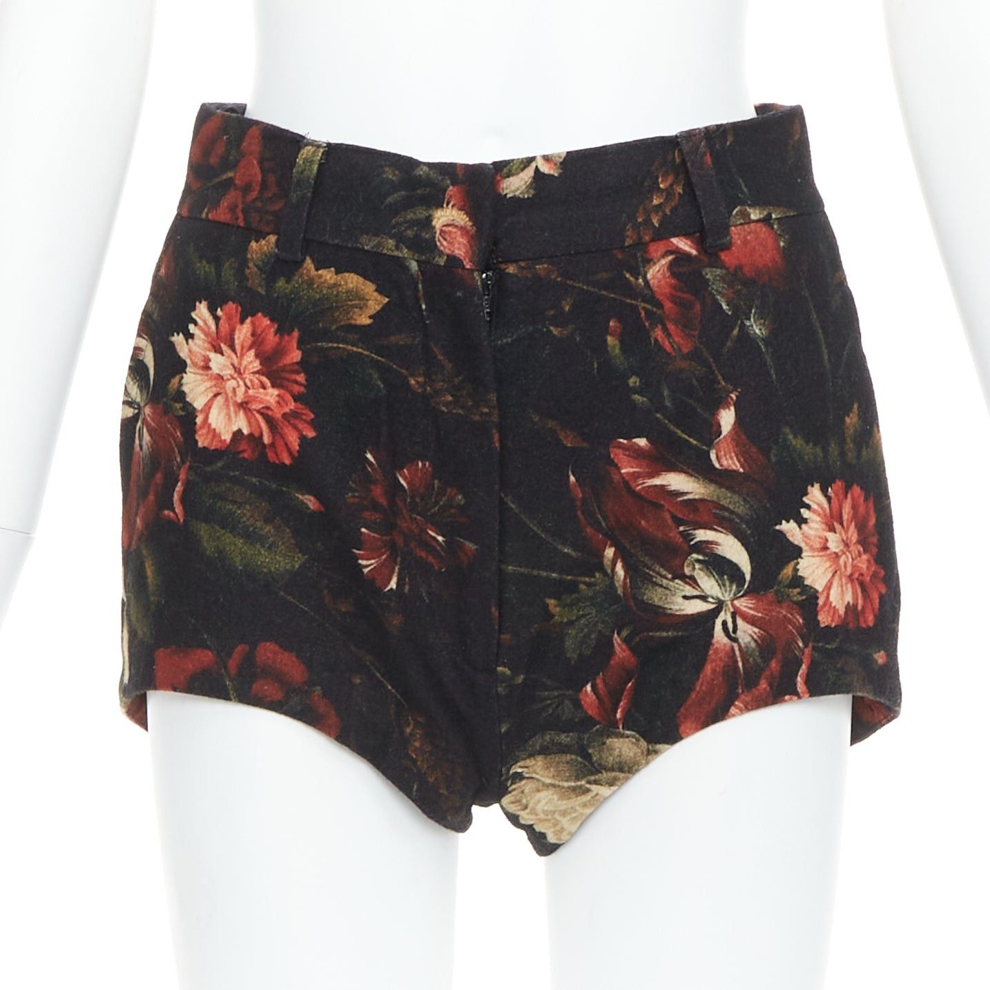 Givenchy GIVENCHY Tisci 100% wool black red peony floral high rise shorts Size 27" / US 4 / IT 40 - 1 Thumbnail
