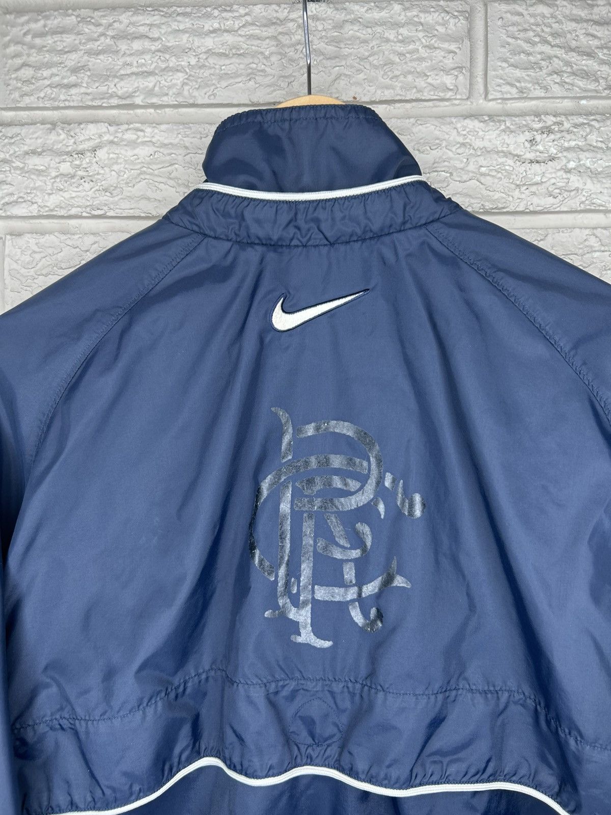 Nike Vintage Nike Glasgow Rangers Nylon Jacket Size US XL / EU 56 / 4 - 5 Thumbnail