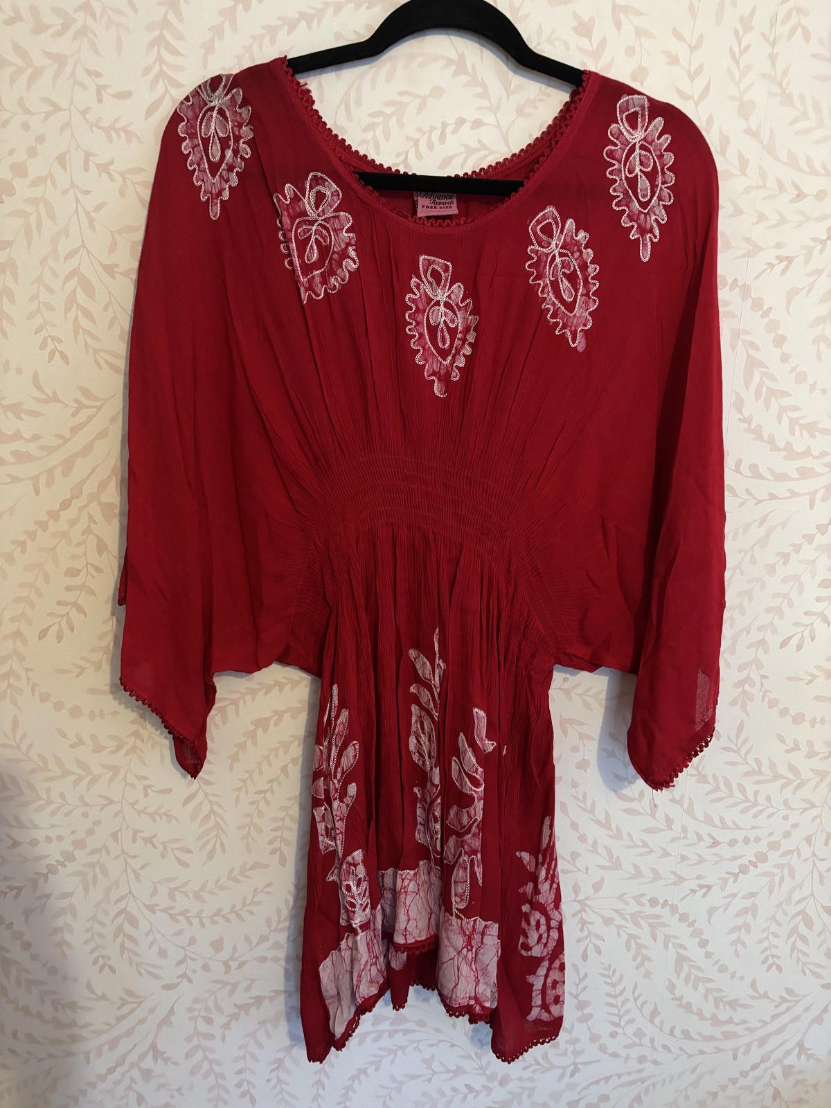 Other NWOT Bohemian Style Women's Tunic w White Floral Embroidery Size ONE SIZE - 1 Thumbnail