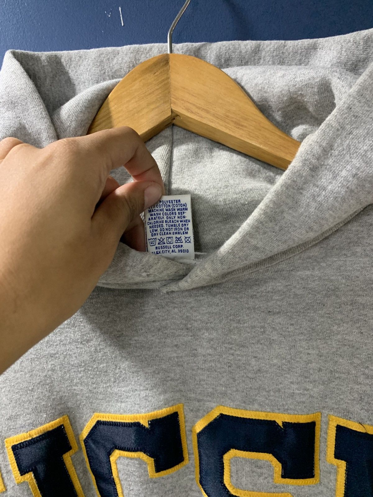 Russell Athletic × Vintage Vintage Russell Athletic UCSB College Hoodie Size US XL / EU 56 / 4 - 6 Thumbnail