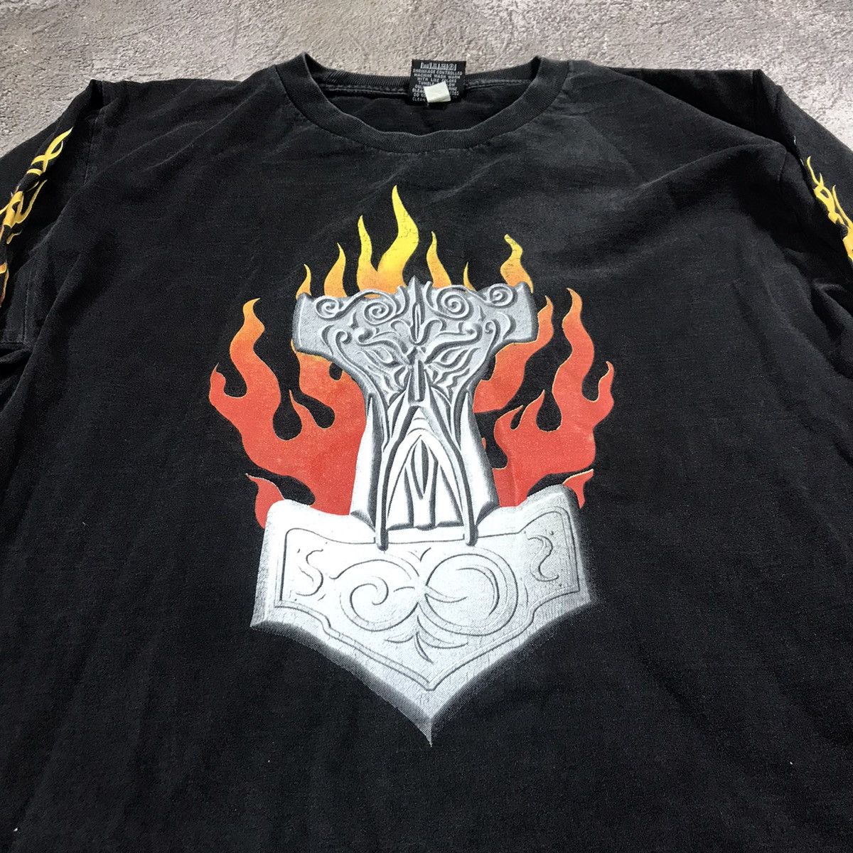 Vintage Vintage Y2K Flame Graphic Tee Long Sleeve Grunge Streetwear Size US L / EU 52-54 / 3 - 2 Thumbnail
