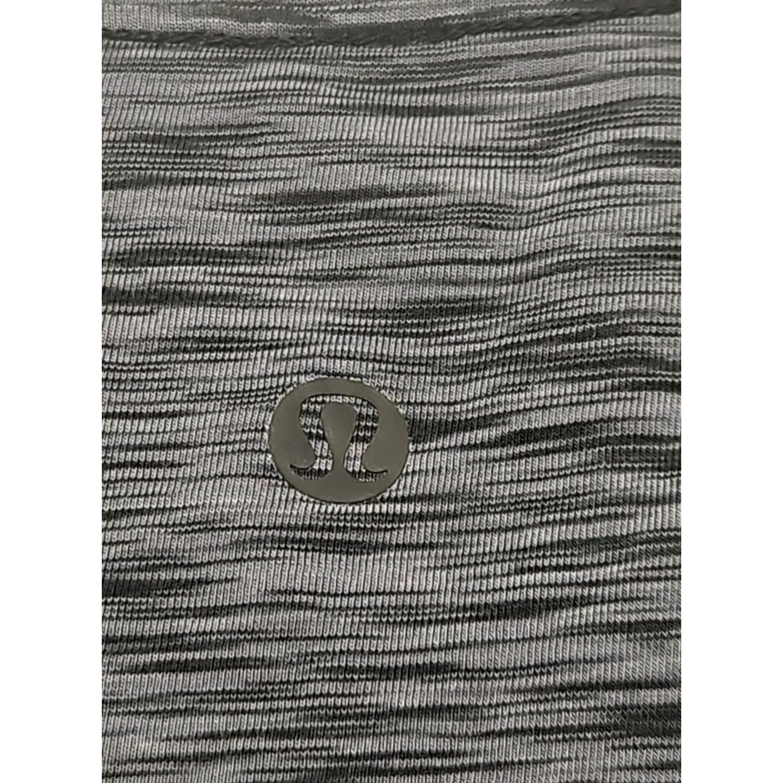 Lululemon Lululemon Scoop Neck Tee Women’s Active Shirt Size 8 Heather Dark Gray Crew Neck Basic Casual Women Activewear Yoga Running Gym Training Shirt Size M / US 6-8 / IT 42-44 - 5 Thumbnail