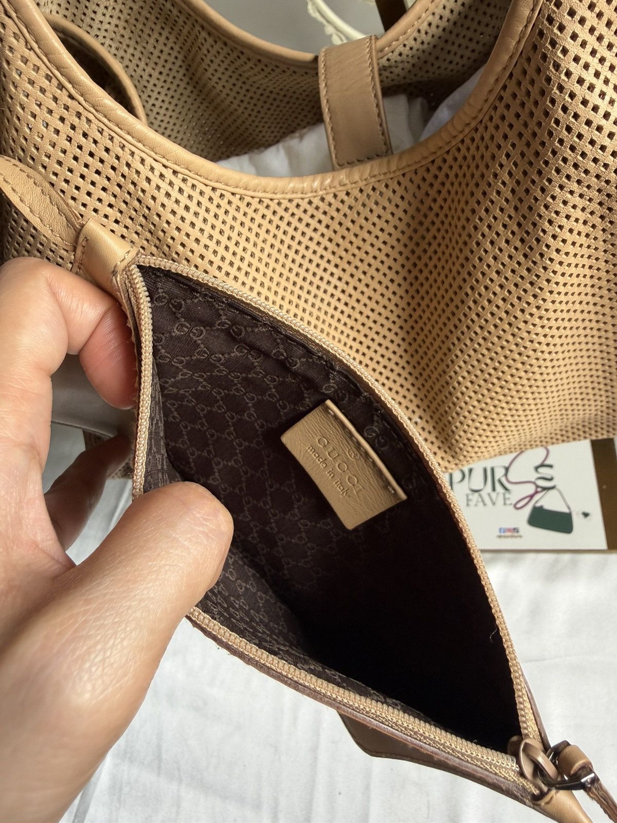 Gucci Authentic GUCCI Jackie Bardot Tan Hobo Perforated Leather Size ONE SIZE - 18 Thumbnail