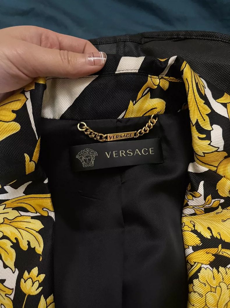 Versace Versace Mulberry silk three-dimensional tailoring blazer Size M / US 6-8 / IT 42-44 - 8 Thumbnail