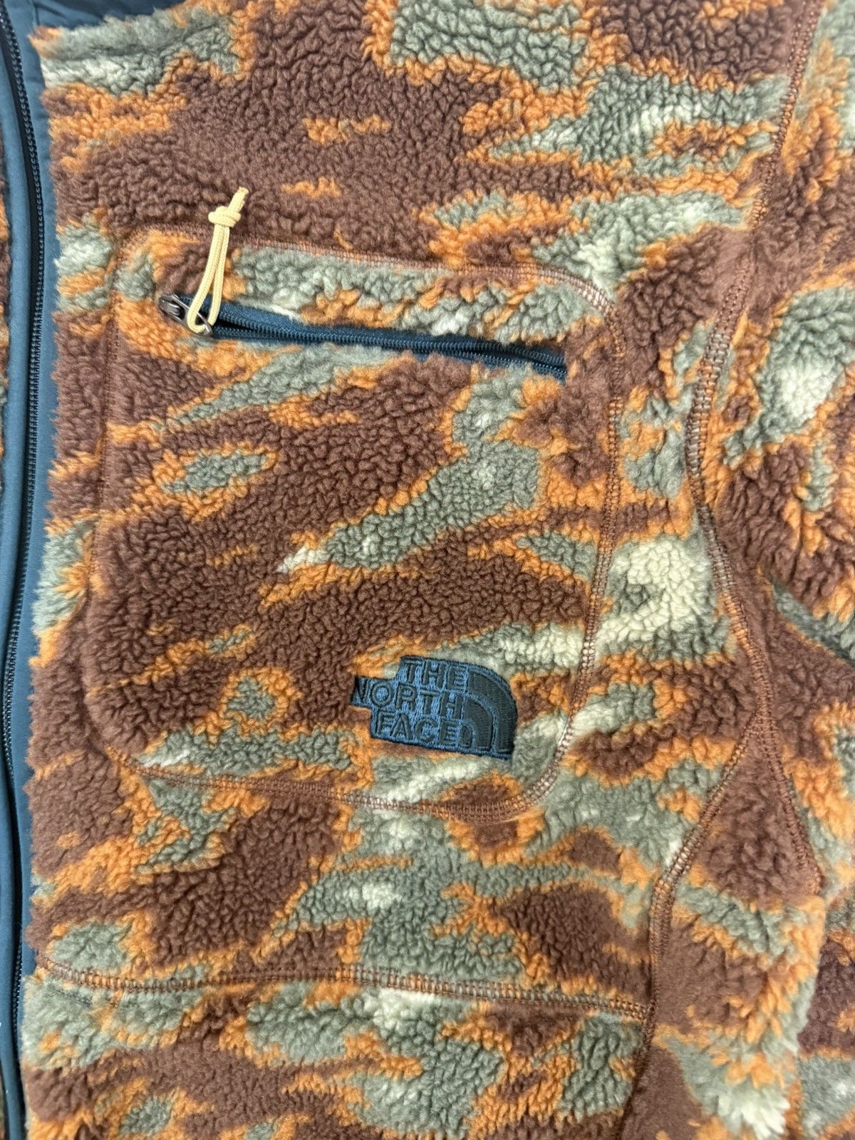 The North Face North face Camo Fleece Size L. Size US L / EU 52-54 / 3 - 4 Thumbnail