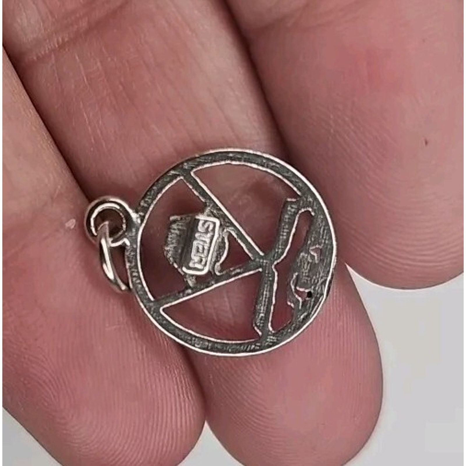 Other 925 Sterling Silver Circle Hockey Mask Sticks Puck Charm Size ONE SIZE - 5 Thumbnail