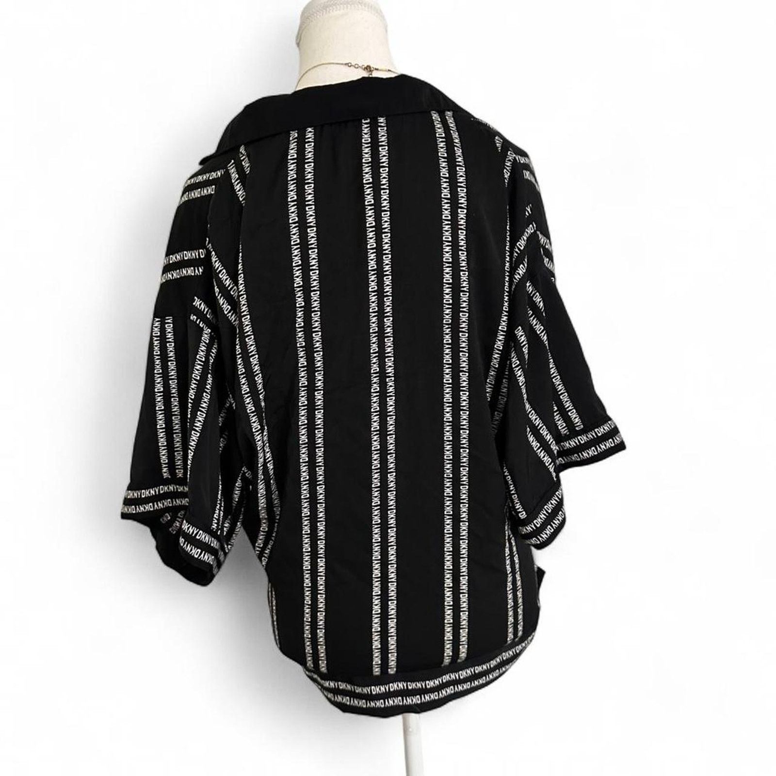 DKNY DKNY Vintage Collard OverSize Lightweight Size XL Women’s Size XL / US 12-14 / IT 48-50 - 2 Thumbnail
