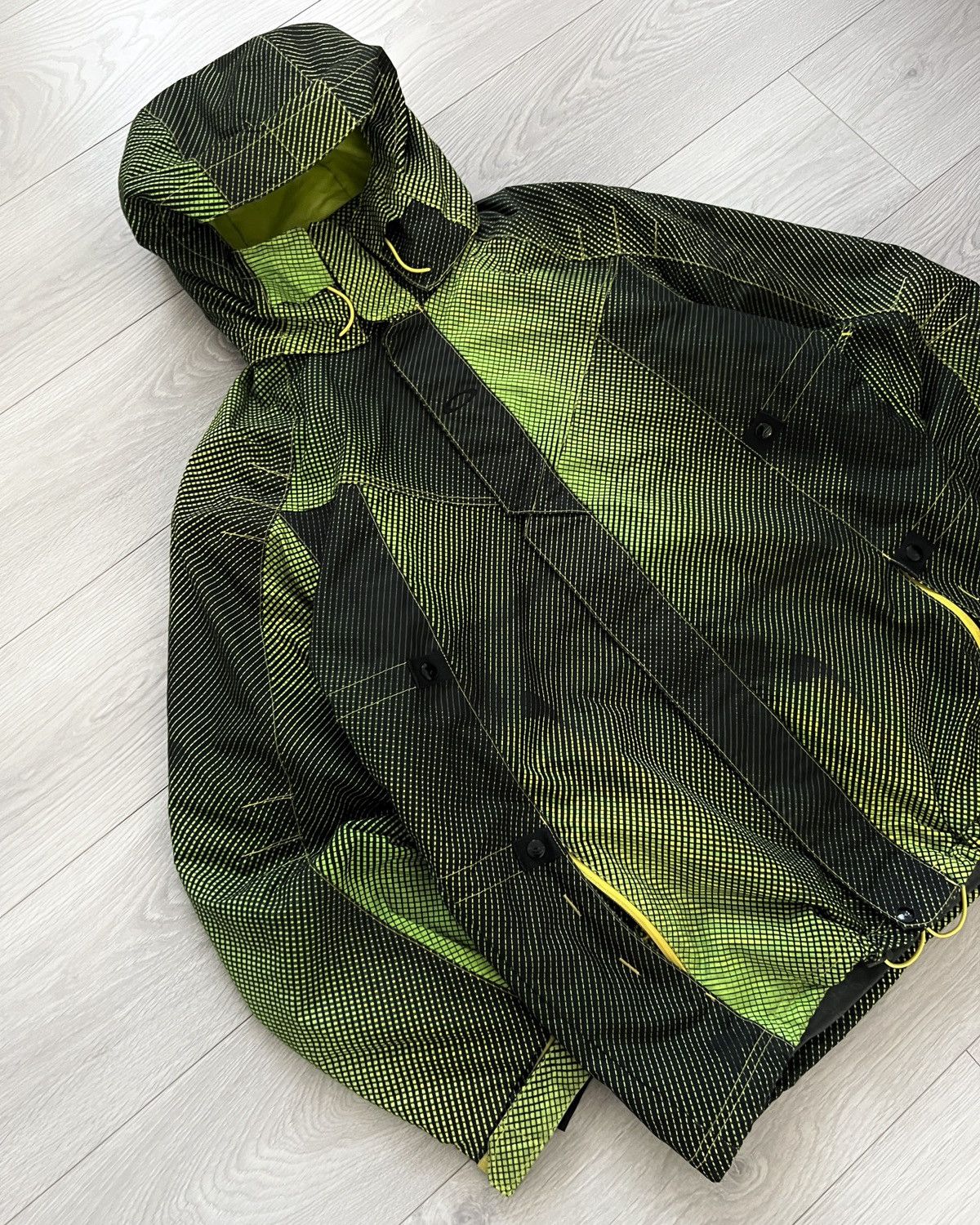 Oakley FW2010 Magnetic Hood 3D Holographic Print Waterproof Jacket Size US M / EU 48-50 / 2 - 8 Thumbnail