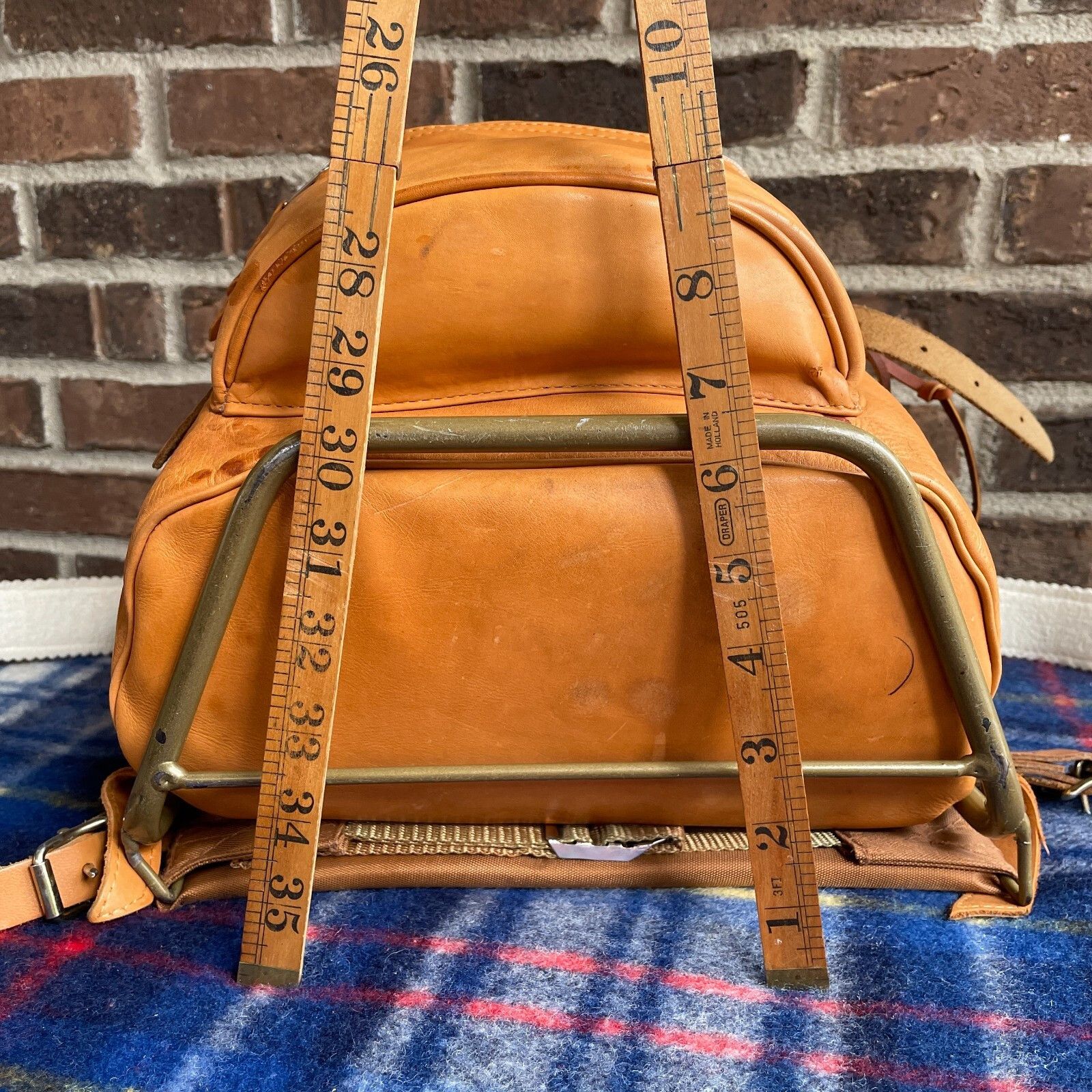 Other RARE 1970s REINDEER HIDE LEATHER BACKPACK RUCKSACK R$1398 Size ONE SIZE - 17 Thumbnail