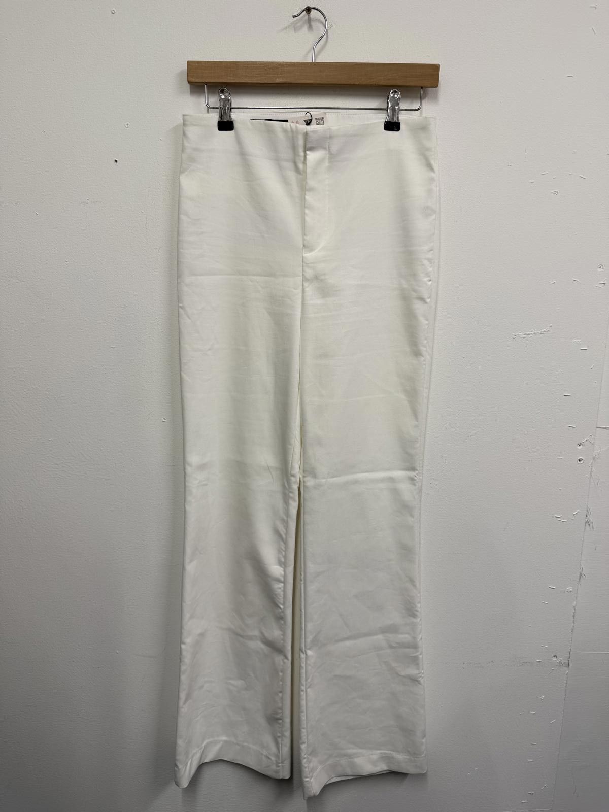Zara Zara White Flared Trousers Size M Size 32" / US 10 / IT 46 - 1 Thumbnail