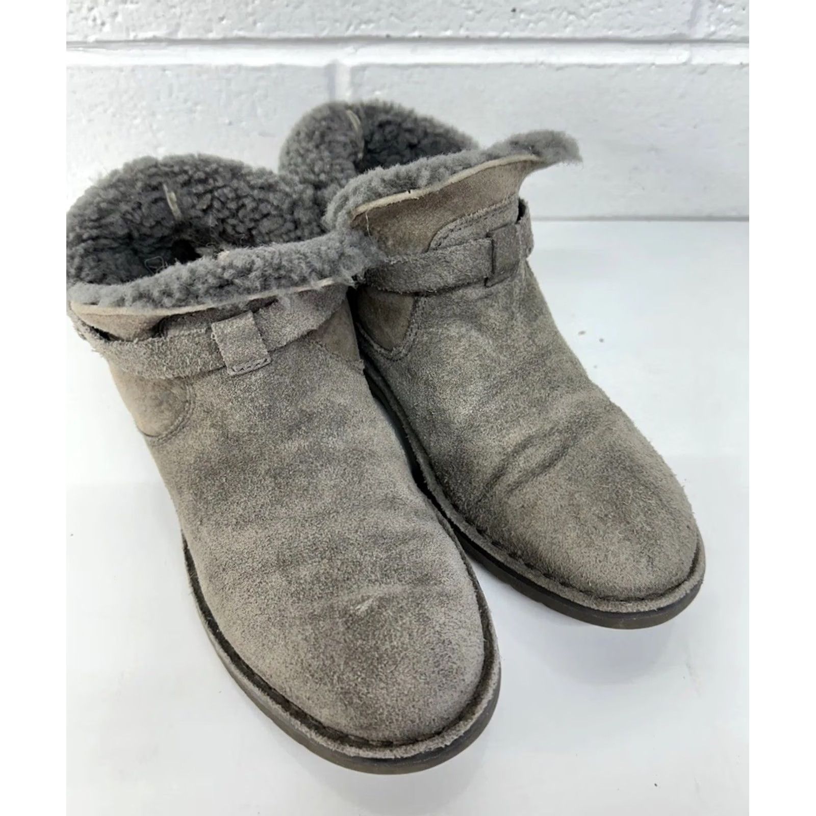 Ugg UGG Women Boots Elisa Suede Bootie Gray 8 US Size Size US 8 / IT 38 - 3 Thumbnail