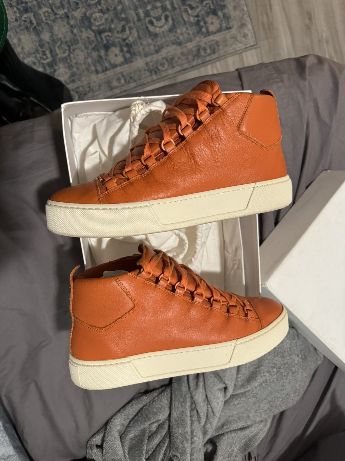 Balenciaga Balenciaga Holiday Arenas 42 Size US 9 / EU 42 - 1 Thumbnail