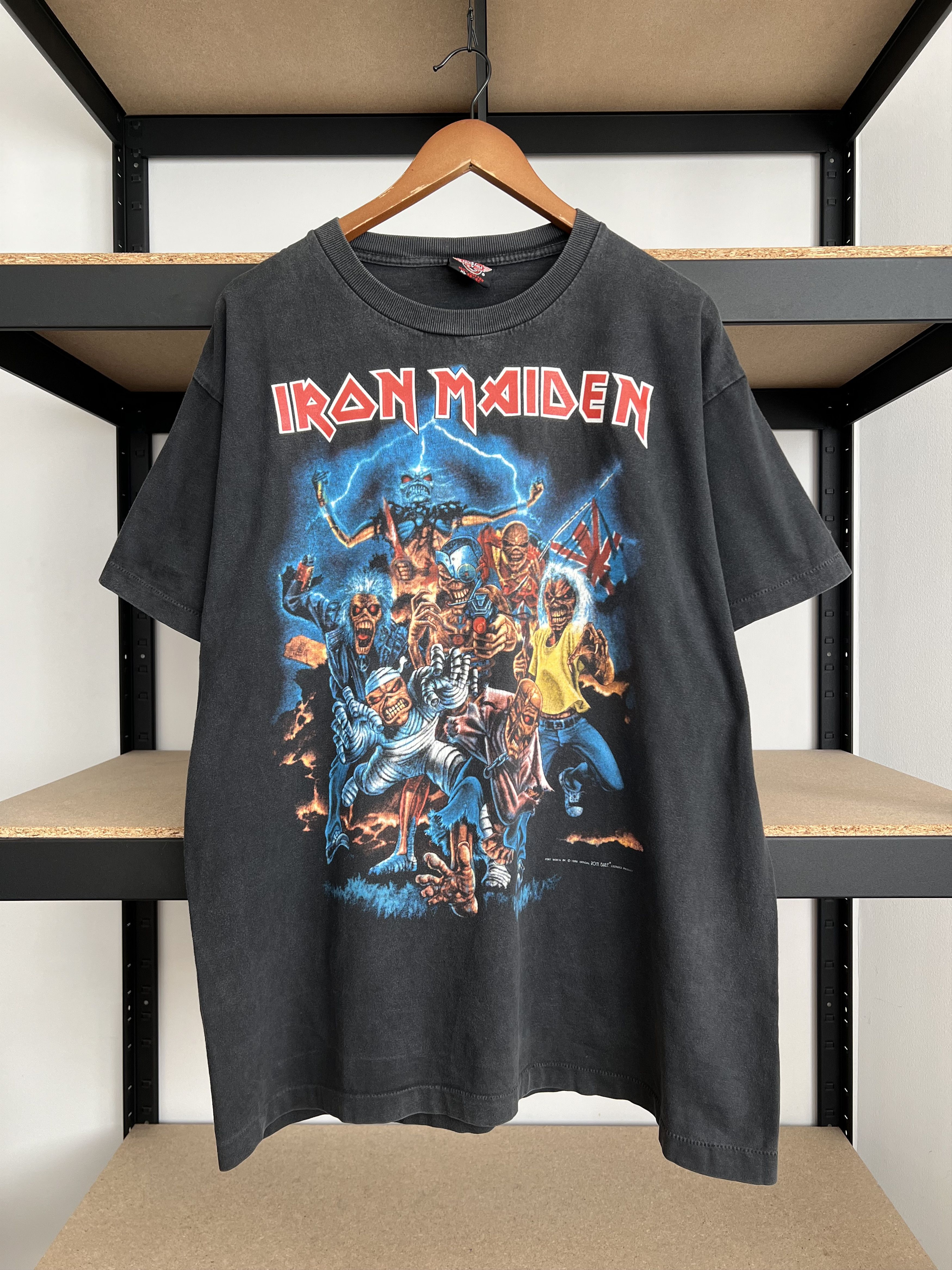 Band Tees Vintage 1996 Iron Maiden Best of the Beast Black T-shirt Size US XL / EU 56 / 4 - 1 Thumbnail