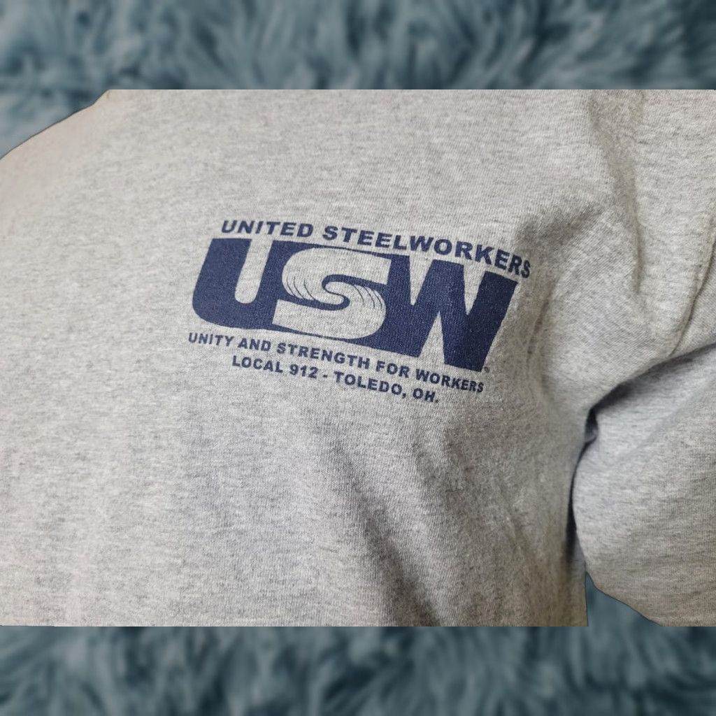 Vintage USW Union Local 912 T Shirt Bayside Men Large Gray 90% Cotton 10% Polyester Crew Neck Short Sleeve United Steelworkers ShirtXXX Size US L / EU 52-54 / 3 - 1 Thumbnail