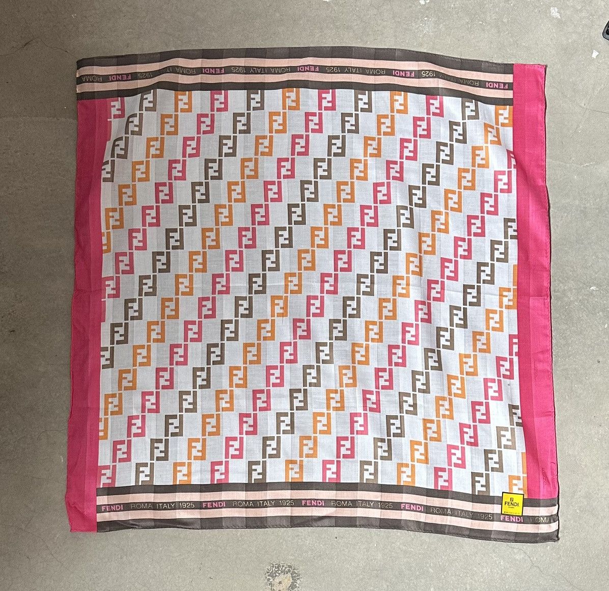 Fendi VINTAGE FENDI ROMA ITALY 1925 MINI SCARF Size ONE SIZE - 1 Thumbnail