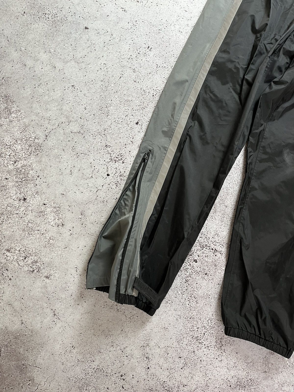 Vintage 🏍️Vintage Polo MotoSuit Formula 1 Malboro Reflective Full-Zip Size US M / EU 48-50 / 2 - 10 Thumbnail