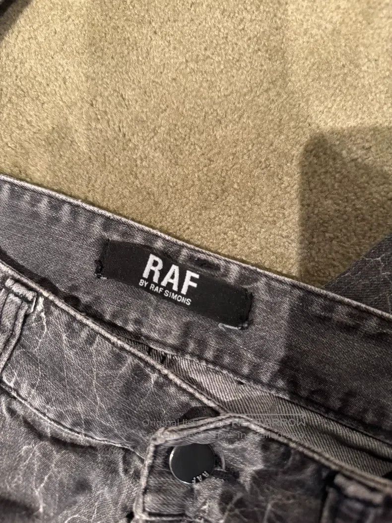 Raf Simons Raf Simons Cracked spider web jeans Size US 32 / EU 48 - 5 Thumbnail
