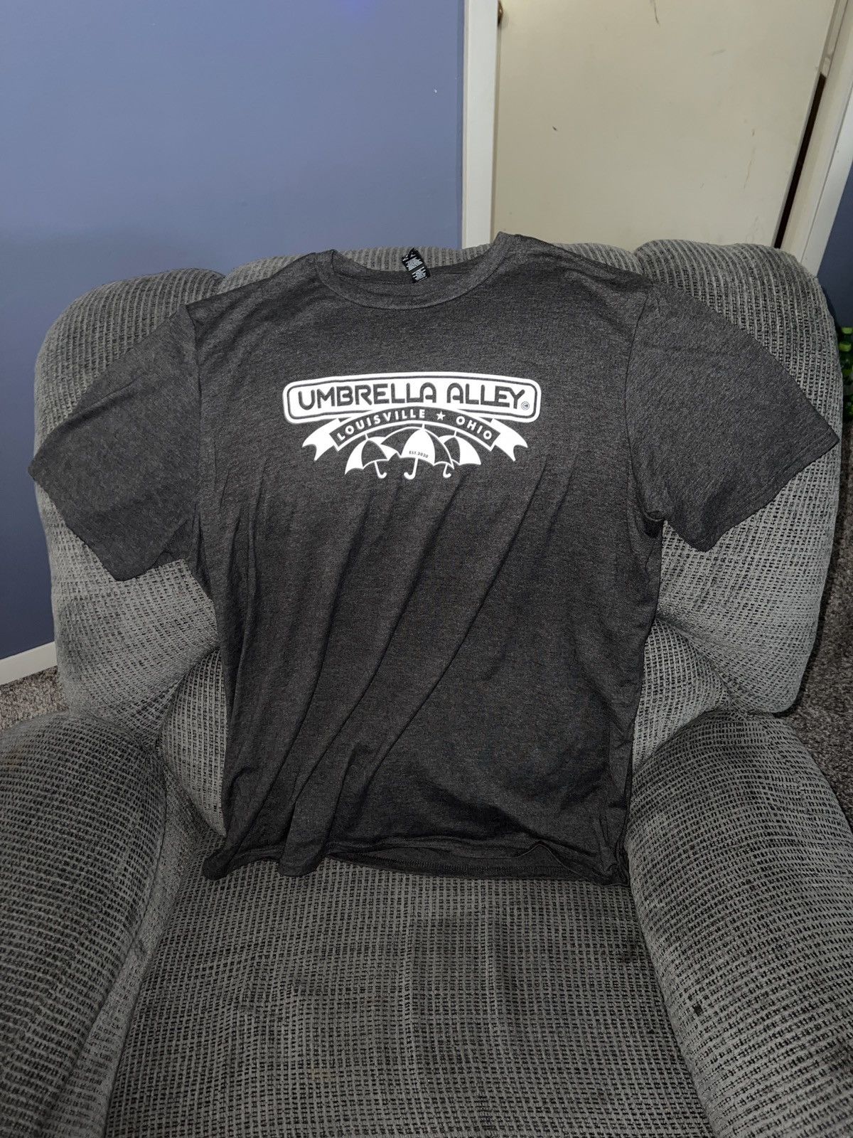 Hypebeast District Umbrella Alley Tee Size US XXL / EU 58 / 5 - 1 Thumbnail