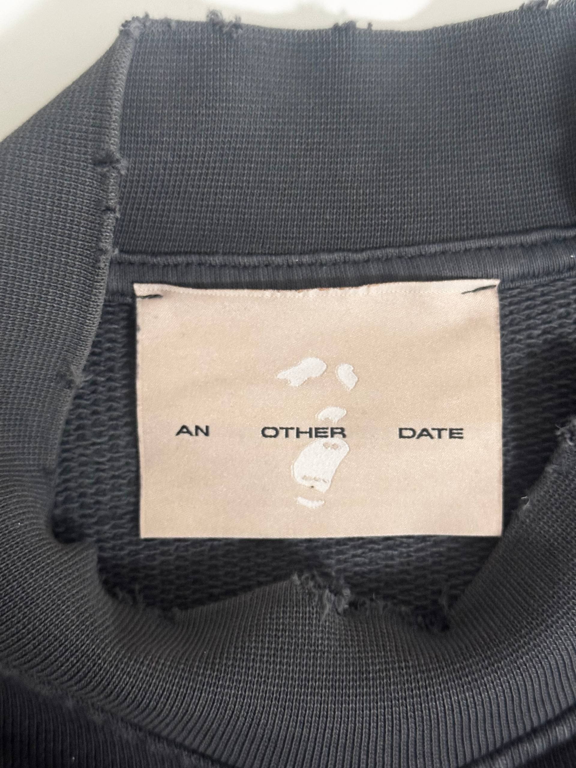 Other An Other Date Size US L / EU 52-54 / 3 - 6 Thumbnail