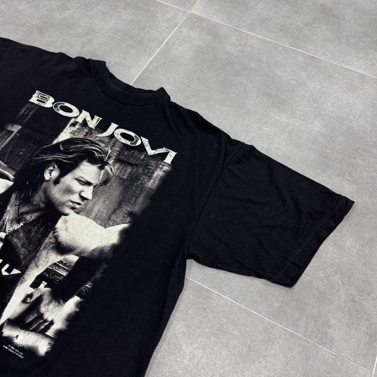Bon Jovi Vintage Bon Jovi World Tour 1993 Band Tee T-Shirt Men Size US XL / EU 56 / 4 - 5 Thumbnail