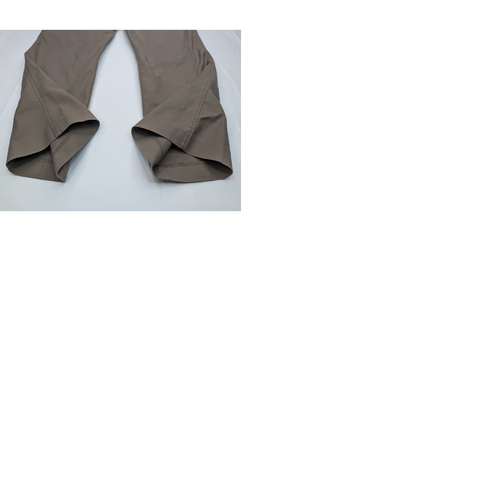 Eddie Bauer Eddie Bauer Vashon Fit Women 18 Khakis Pants Flat Front Stretch 38x30 Brown Twill Regular Pattern Solid Front Zip Pockets Button Logo Size 40" / US 18 - 9 Thumbnail