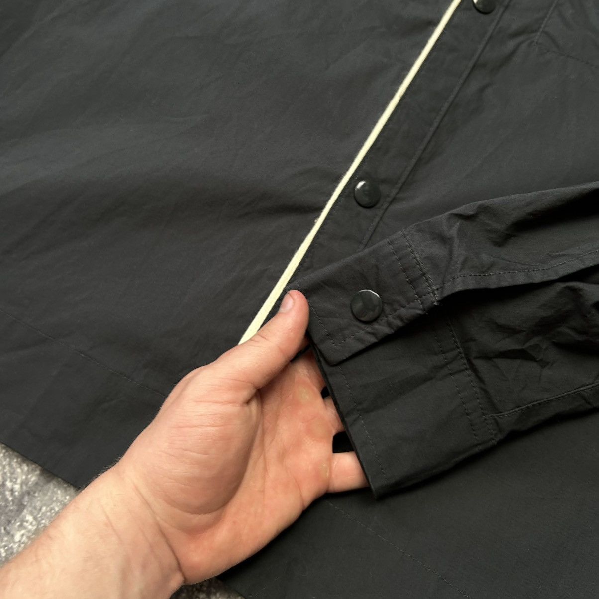 Nike Mens Nike Tech Pack Multipocket y2k streetwear button shirt Size US M / EU 48-50 / 2 - 8 Thumbnail